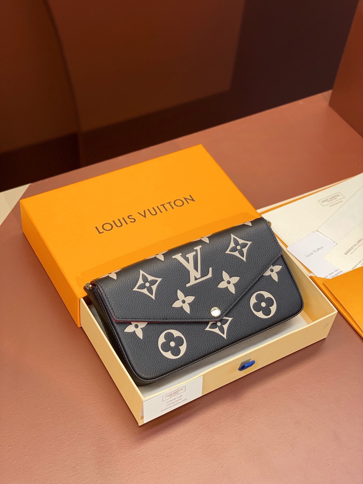 Louis Vuitton Félicie Pochette in black and beige Bicolor1:1High-quality replica