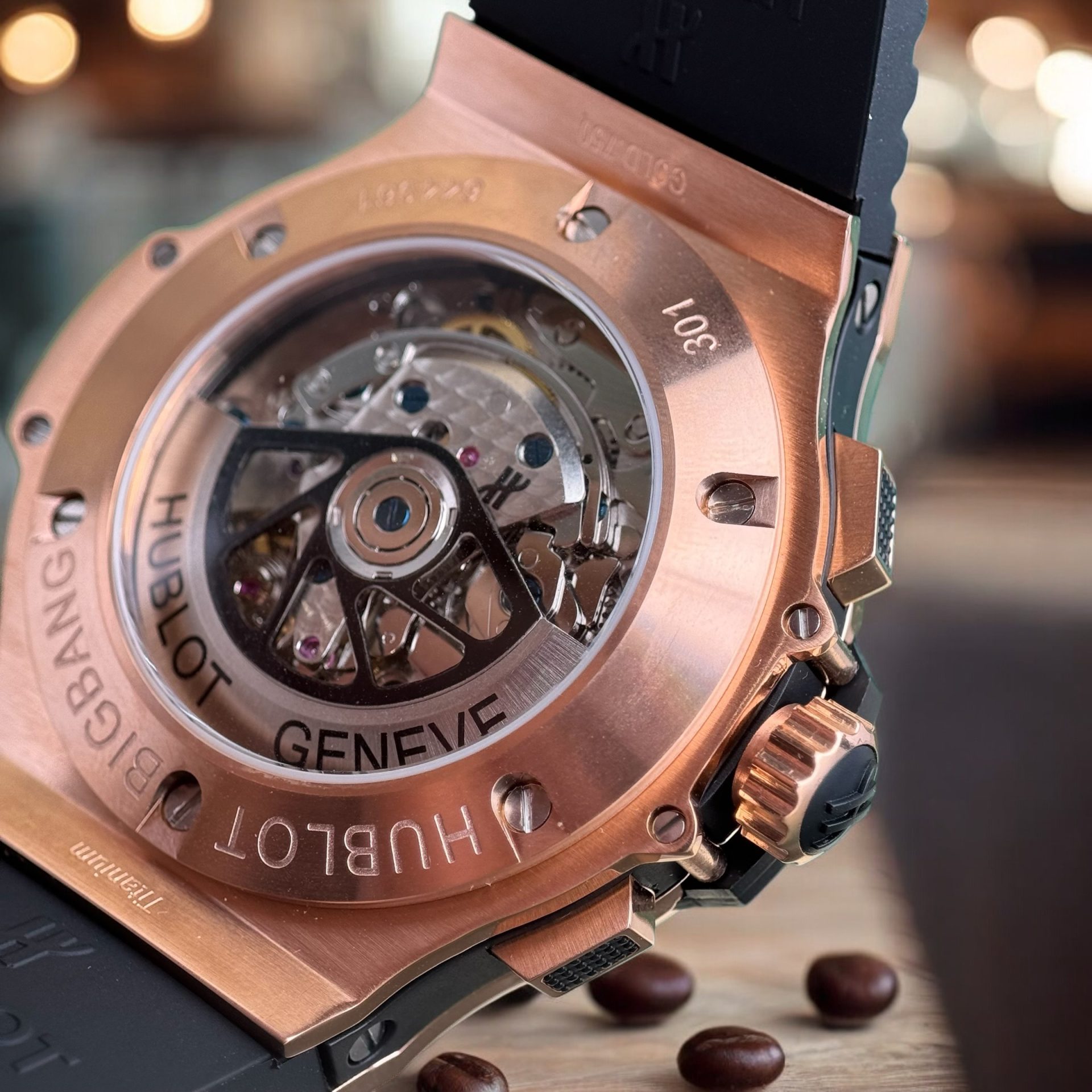 Hublot Replica 1:1 Watch Stone Bezel Big Bang Chronograph King Gold 44mm - Top club