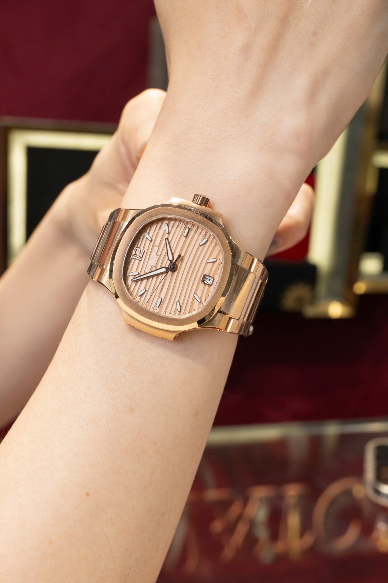 Patek Philippe Nautilus 7118 Replica Watches Rose Gold Swiss Movement 3K Factory 35,2mm - Elite Watch Atelier