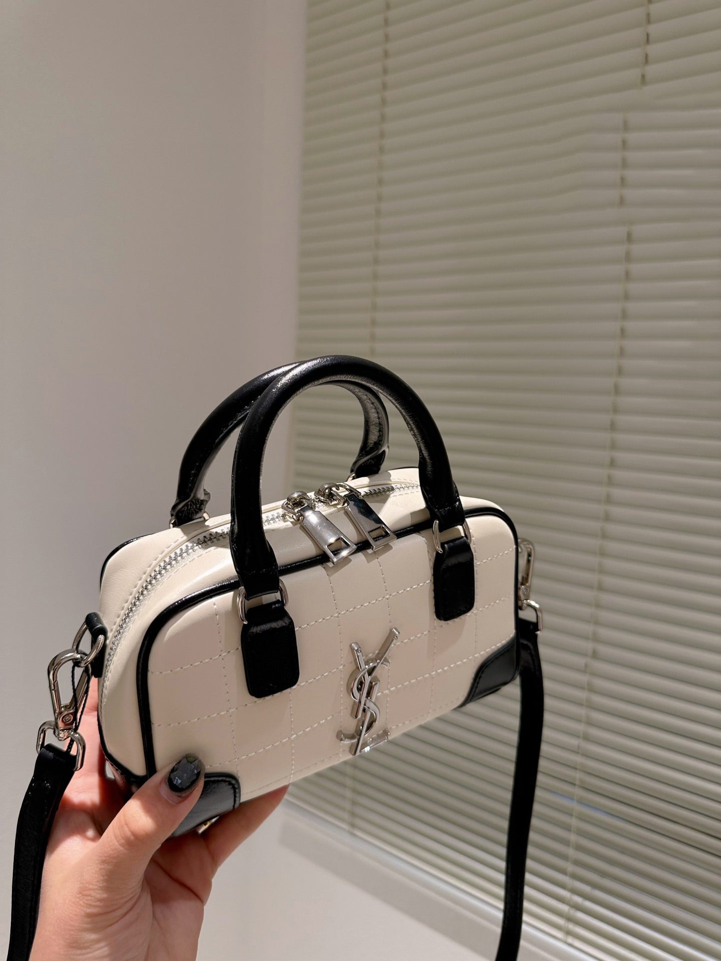 TO – New Luxury Bags SLY 2941:1High-quality replica