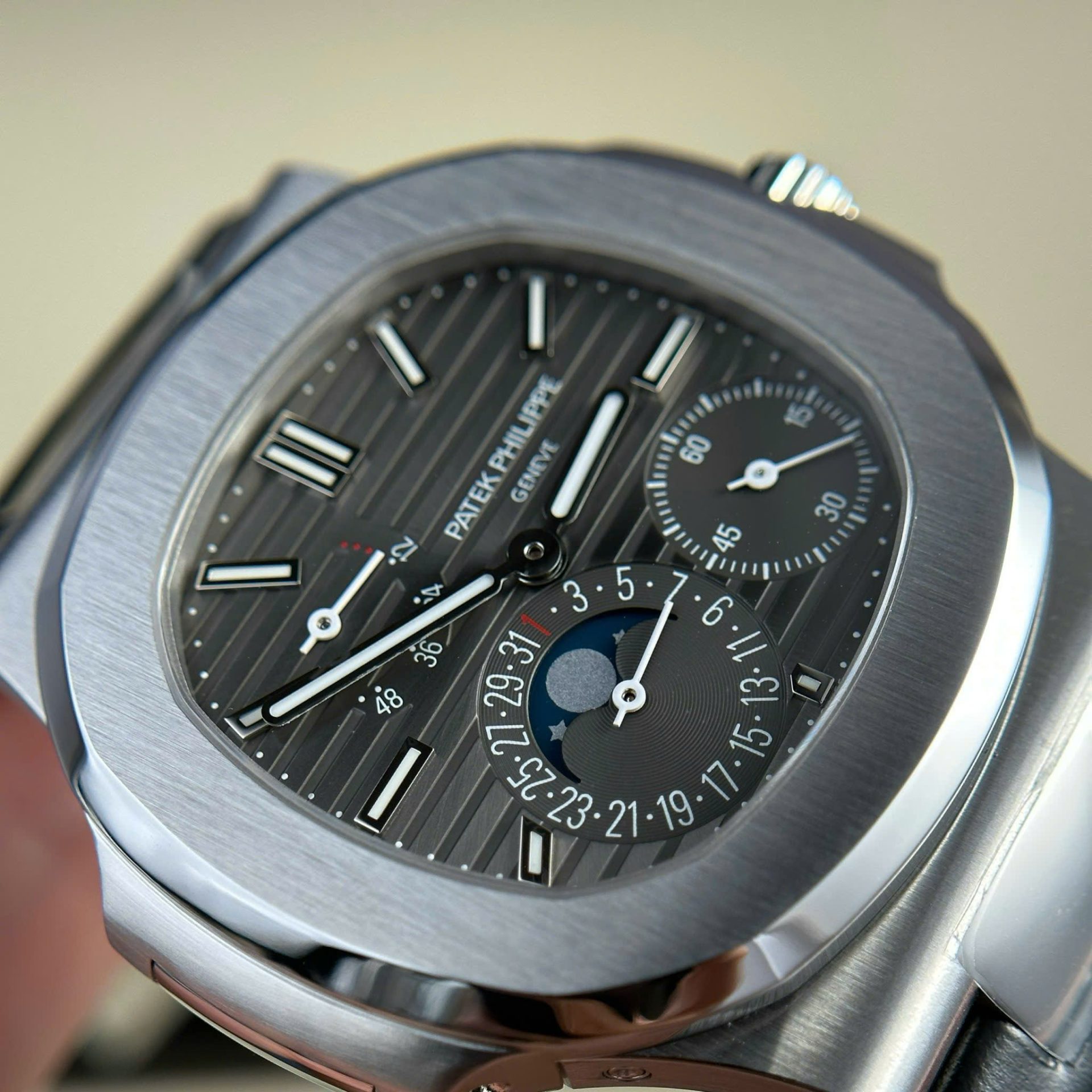 Patek Philippe Nautilus 5712 Gray Dial Best Replica Watch PPF Factory 40mm - Top club