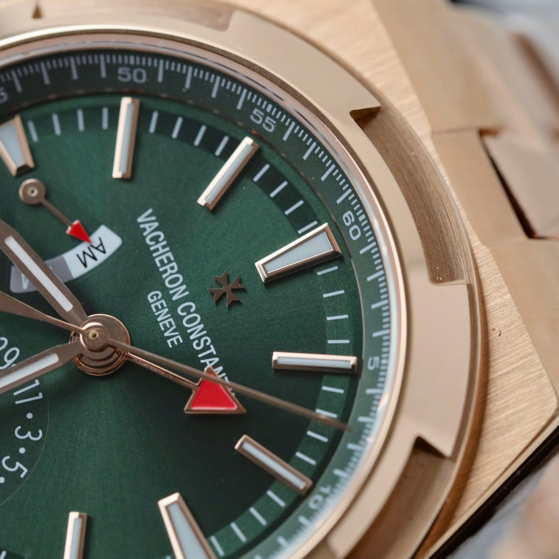 Vacheron Constantin Overseas Dual Time 7920V Replica Watch Dial Green 41mm - Top club