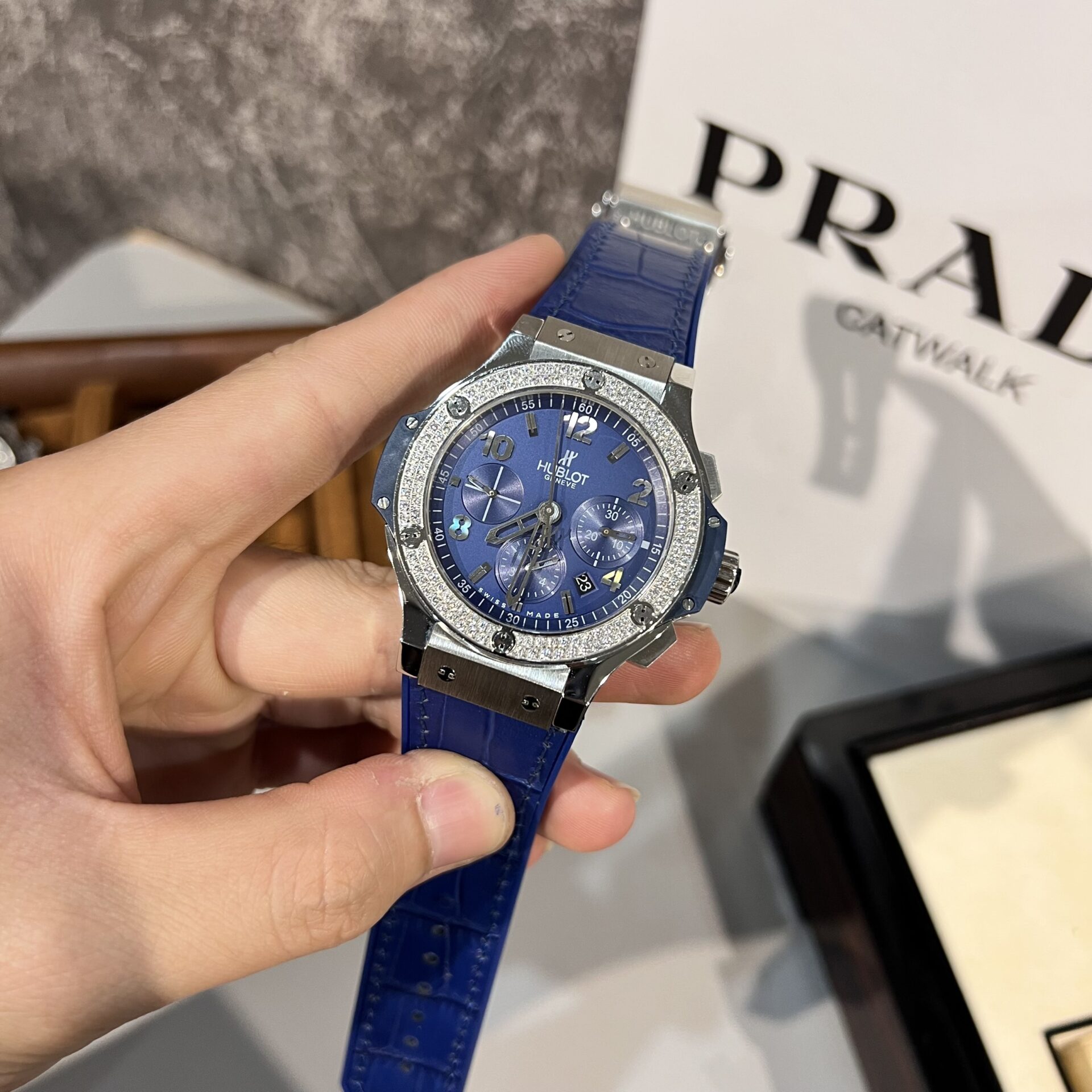 Hublot Replica Watch Big Bang Chronograph With Diamonds Bezel Blue Dial HB Factory 44mm - Top club
