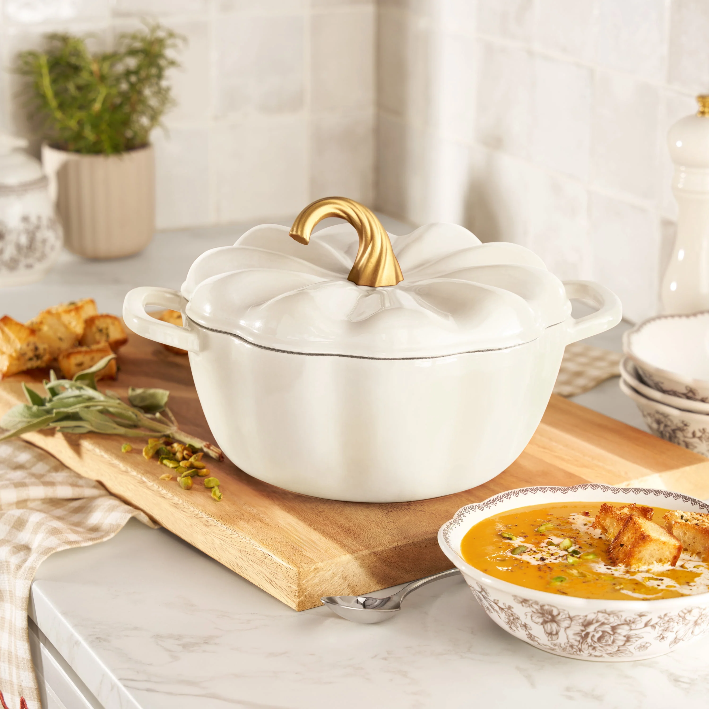 The Pioneer Woman 3.5-Quart Pumpkin Enameled Cast Iron Dutch Oven - Image 11 The Pioneer Woman 3.5-Quart Pumpkin Enameled Cast Iron Dutch Oven - Image 11