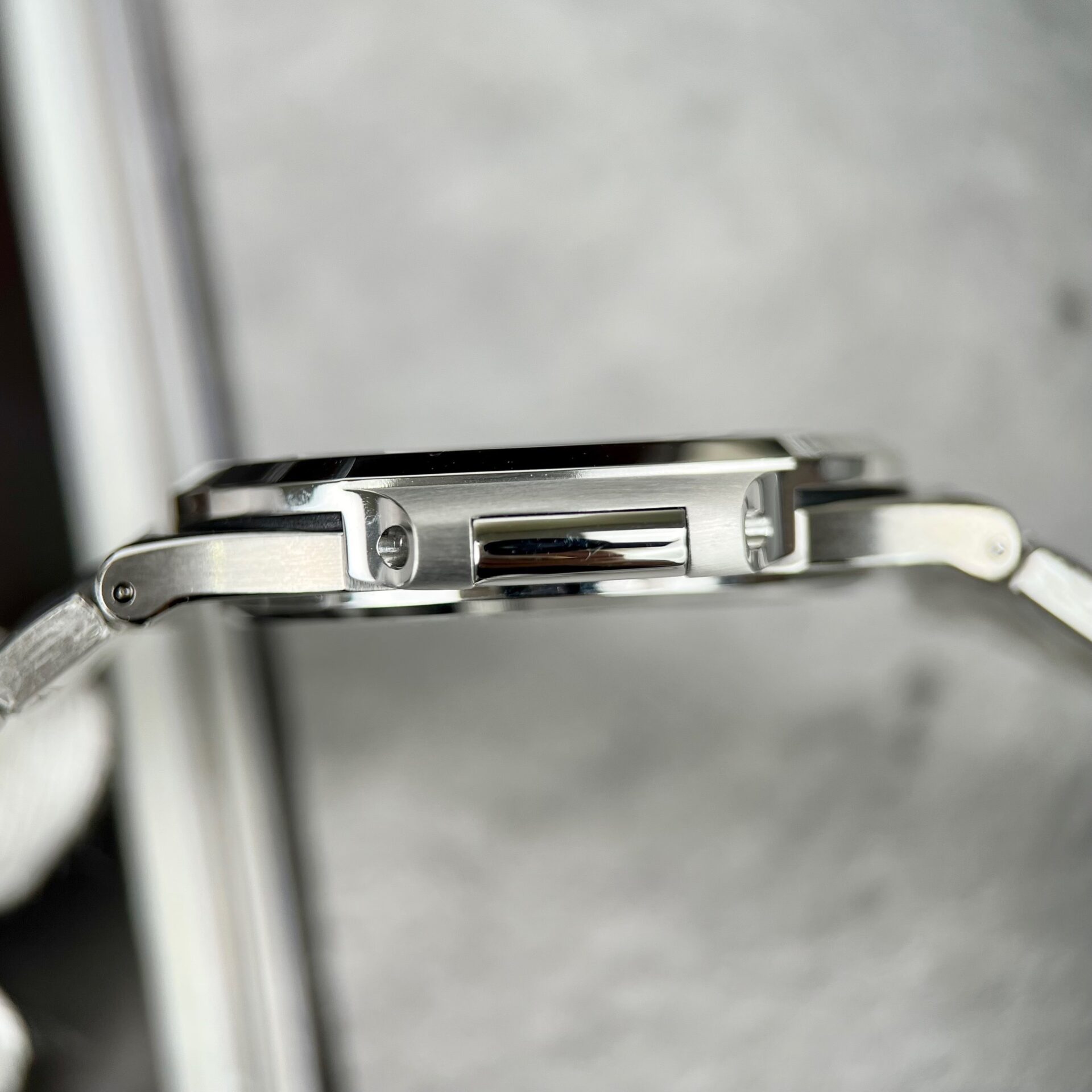Patek Philippe Replica Watch Nautilus 5723 White Dial Metal Wire 40mm - Top club