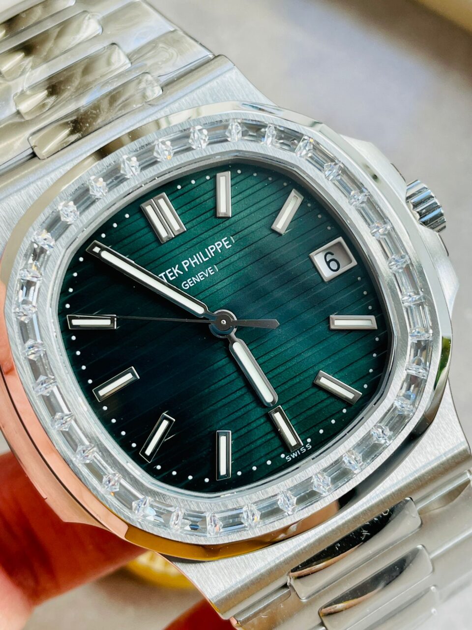 Replica PATEK PHILIPPE Nautilus 5711/1A PPF 1:1 Best Edition Green Textured Dial T Diamonds Bezel on SS Bracelet 324CS V4 - Top club