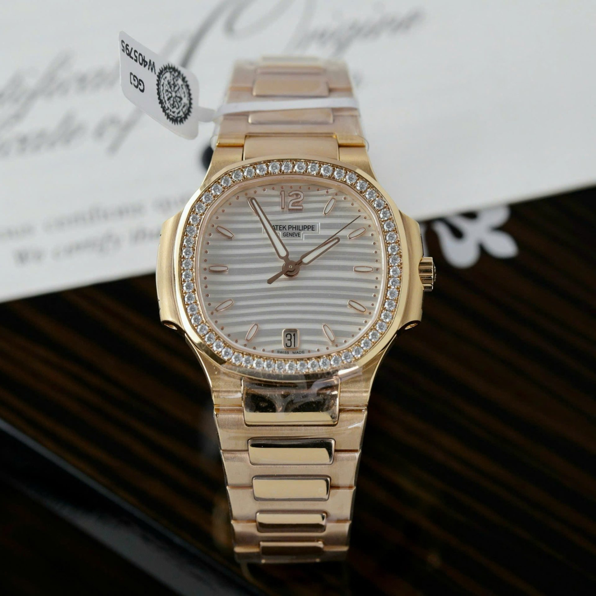 Patek Philippe Women White Dial Copies Watches Nautilus 7118 Gold Wrapped + Moissanite Diamonds 3K Factory 35.2mm - Top club