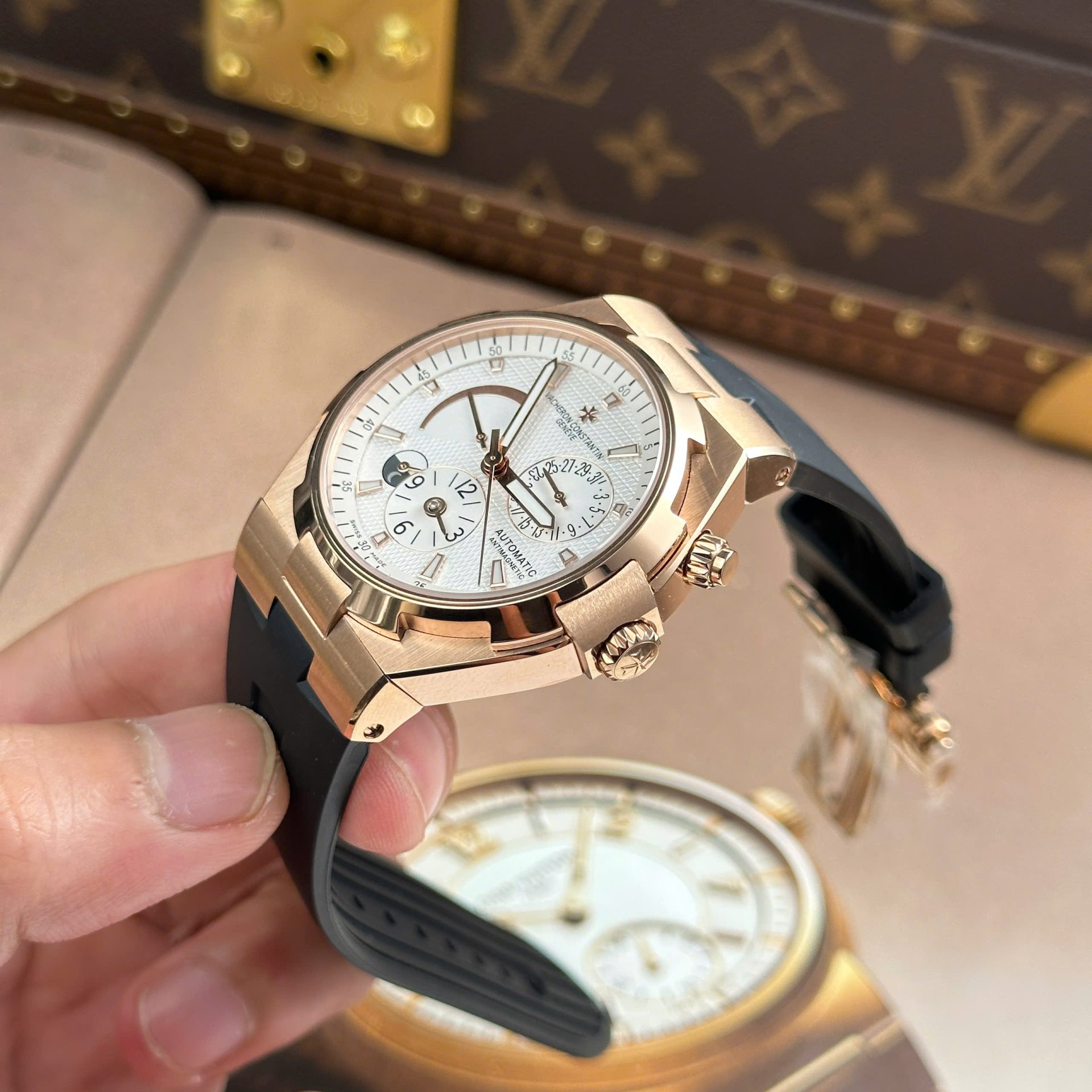 Vacheron Constantin Replica Watches Overseas Dual Time Rose Gold 47450 White Dial 9F Factory 42mm - Top club