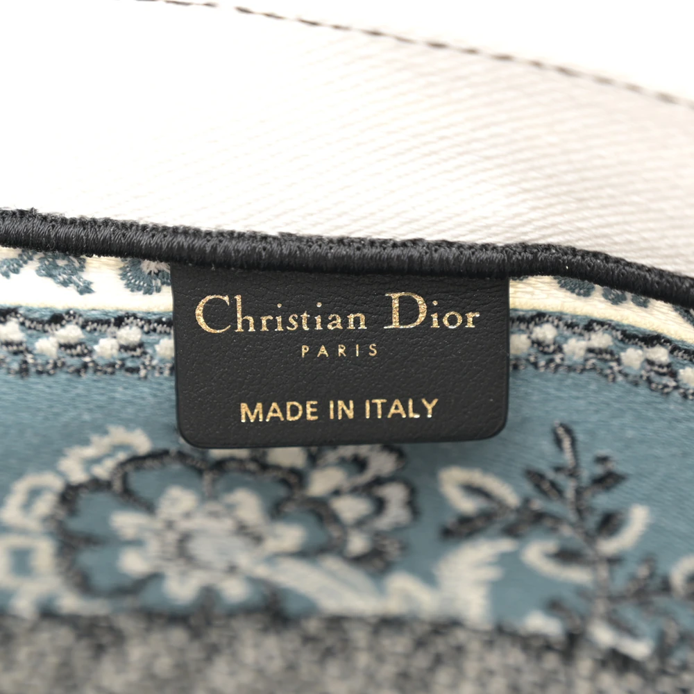 Mirror Quality Replica Dior Tote – Style and Elegance Combined