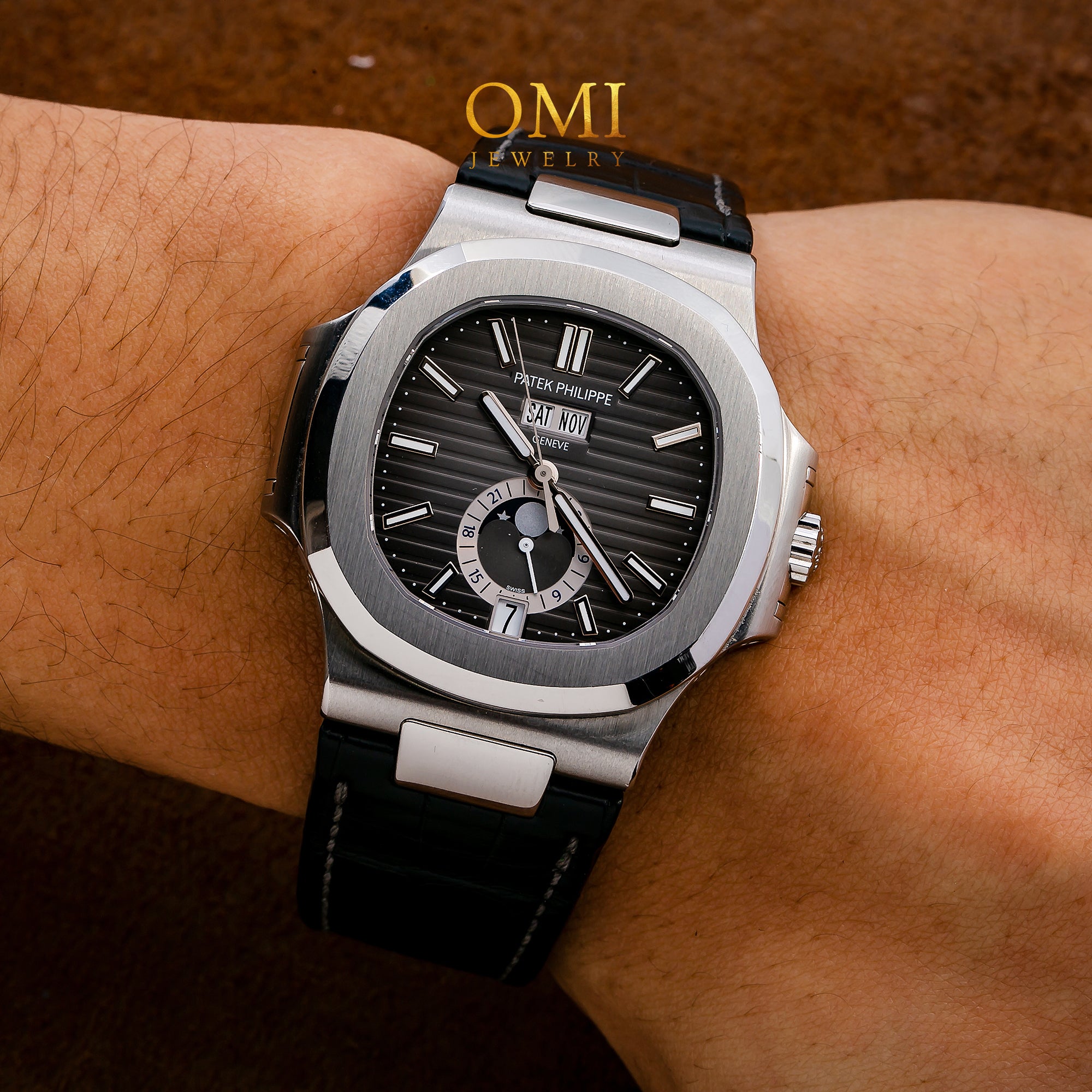 Patek Philippe Nautilus 5726A-001 40MM Black Dial With Leather Bracelet(1:1 replica) - Top club