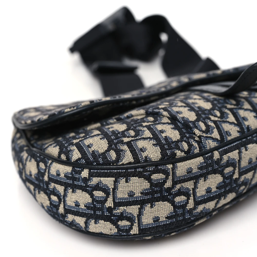 Dior Medium Men’s Saddle Bag Replica – Looks Just Like the Original1:1High-quality replica