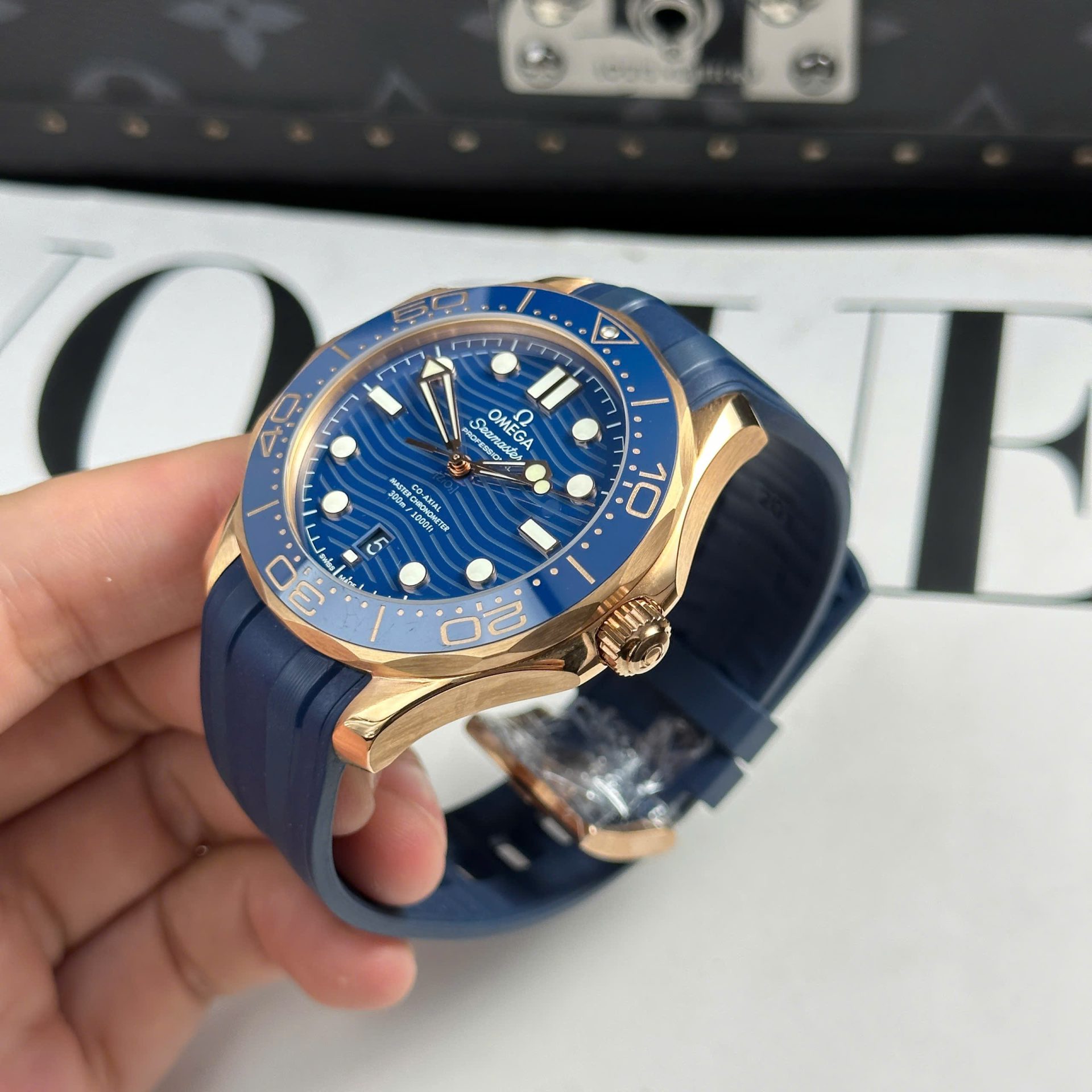 Omega Seamaster Diver 300M Replica Watch Blue Dial Rubber Strap VSF 42mm - Top club
