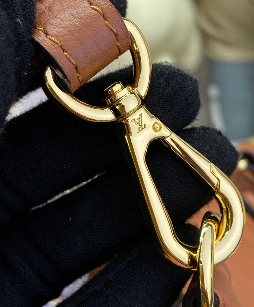 Louis Vuitton Lock It MM M22914 M229251:1High-quality replica