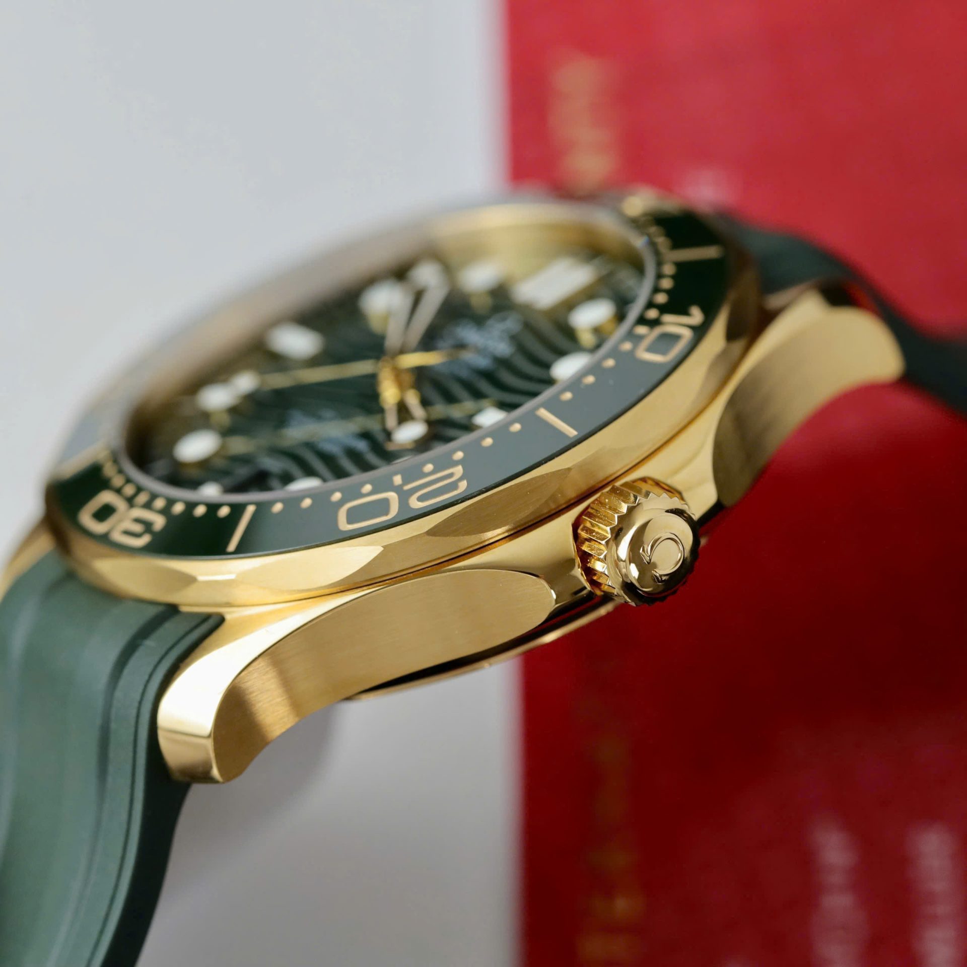 Omega Seamaster Diver 300M Replica Watches Green Dial Rubber Strap VS Factory 42mm - Top club