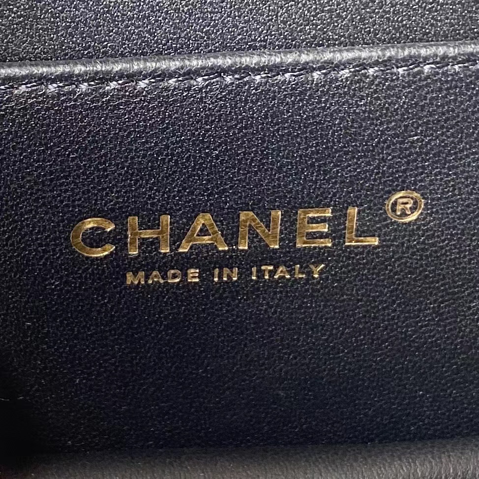 Replica Chanel Mini Flap Bag With Top Handle As3886