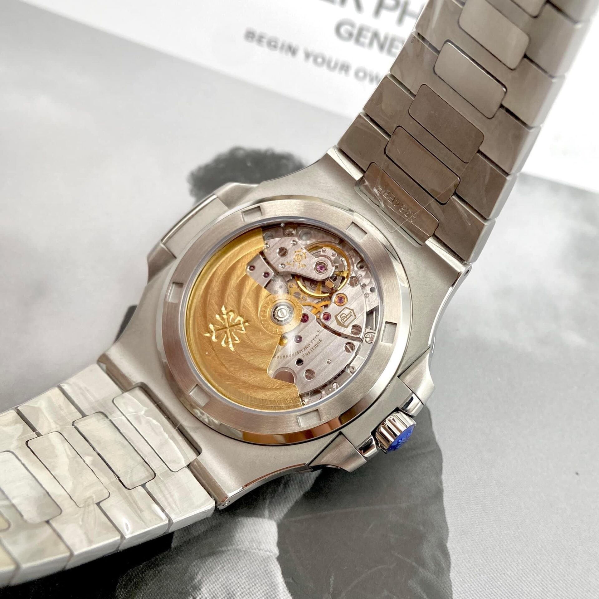 Patek Philippe Nautilus 5711 White Dial Replica Watch 3K Factory 40mm - Top club