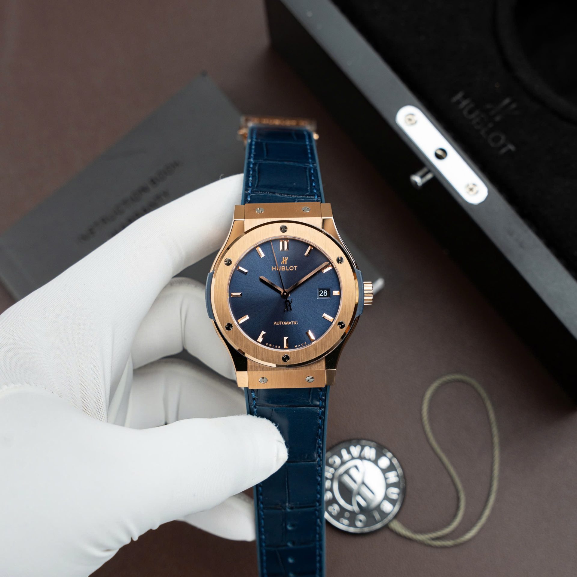 Hublot Classic Fusion King Gold Replica Watch Dial Blue Movement SW300 Crocodile Leather Strap 42mm - Top club