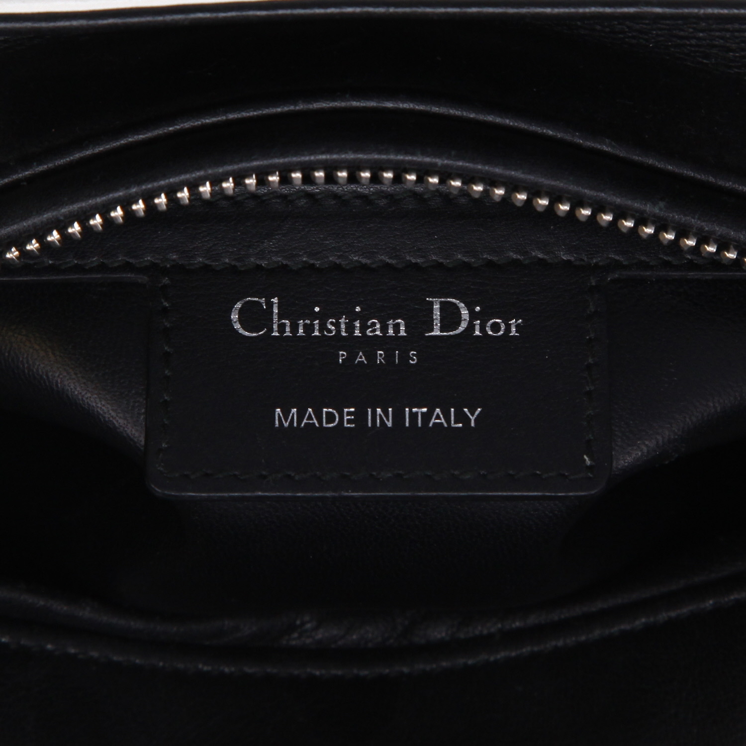 Dior Lady Dior handbag in white leather1:1High-quality replica