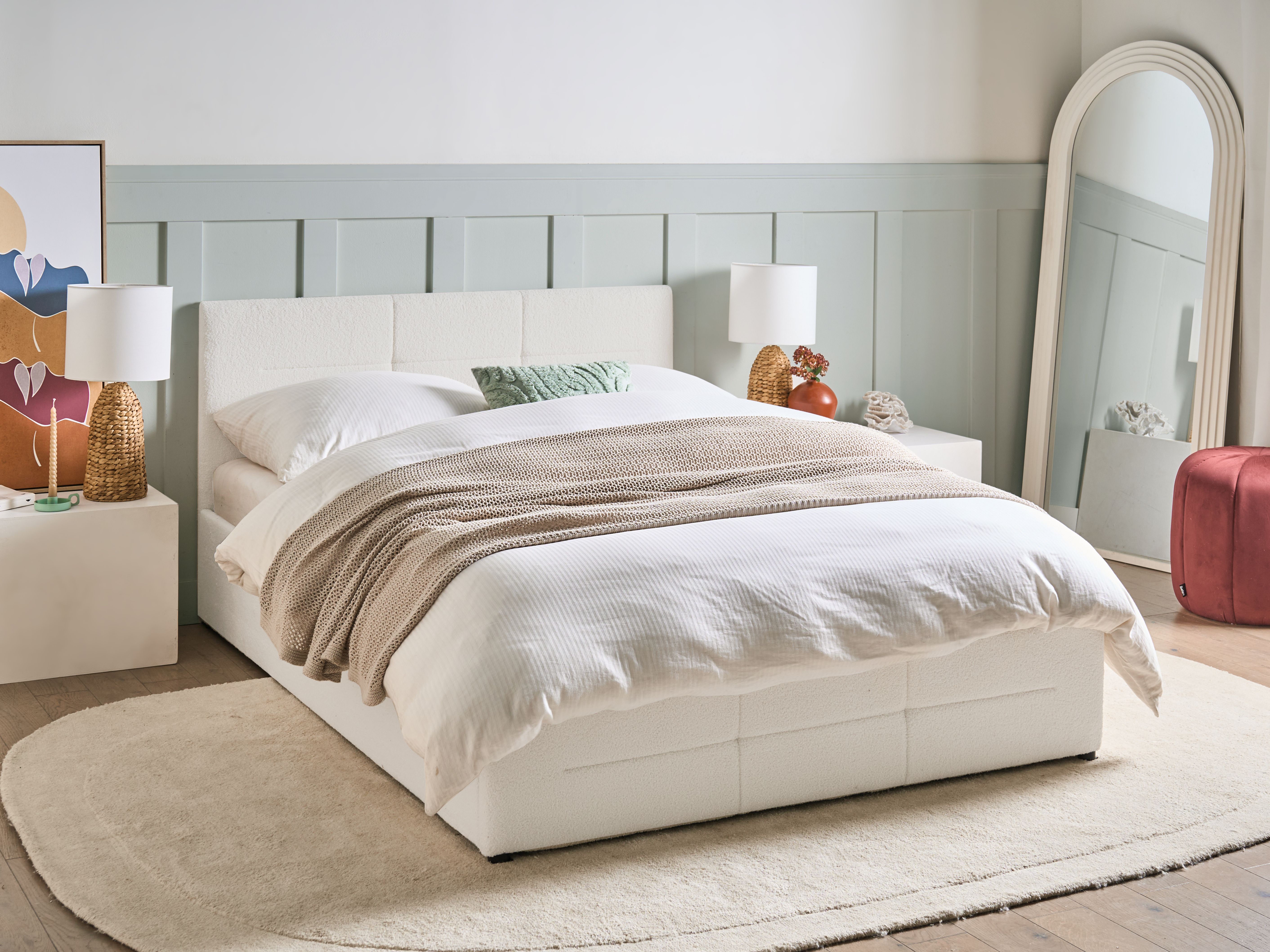 Ottoman Bed Boucle MASSOGNES 140 x 200 cm Off-White