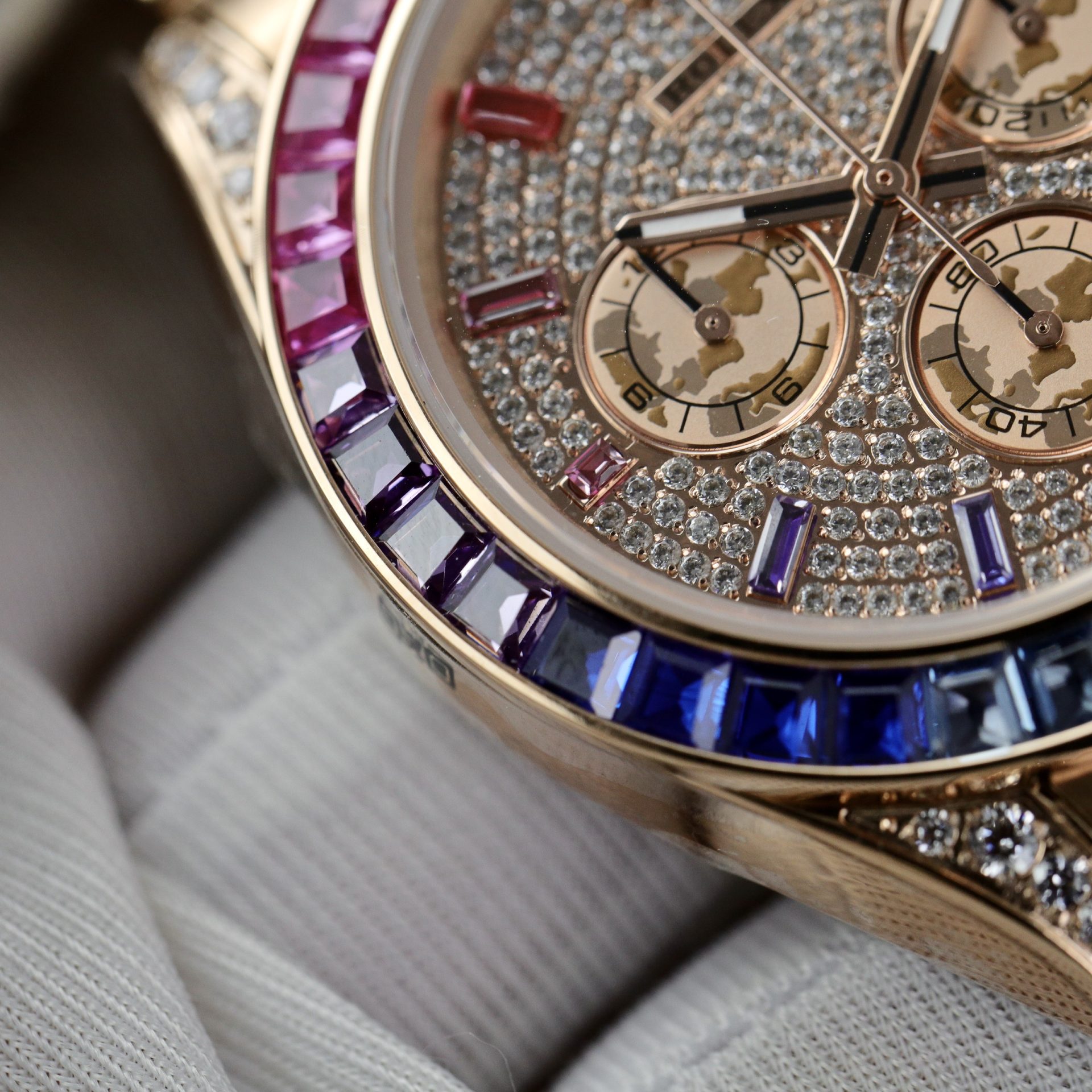 Rolex Replica 1:1 Watch Daytona Rainbow Full CZ Stone High Quality 40mm - Elite Watch Atelier