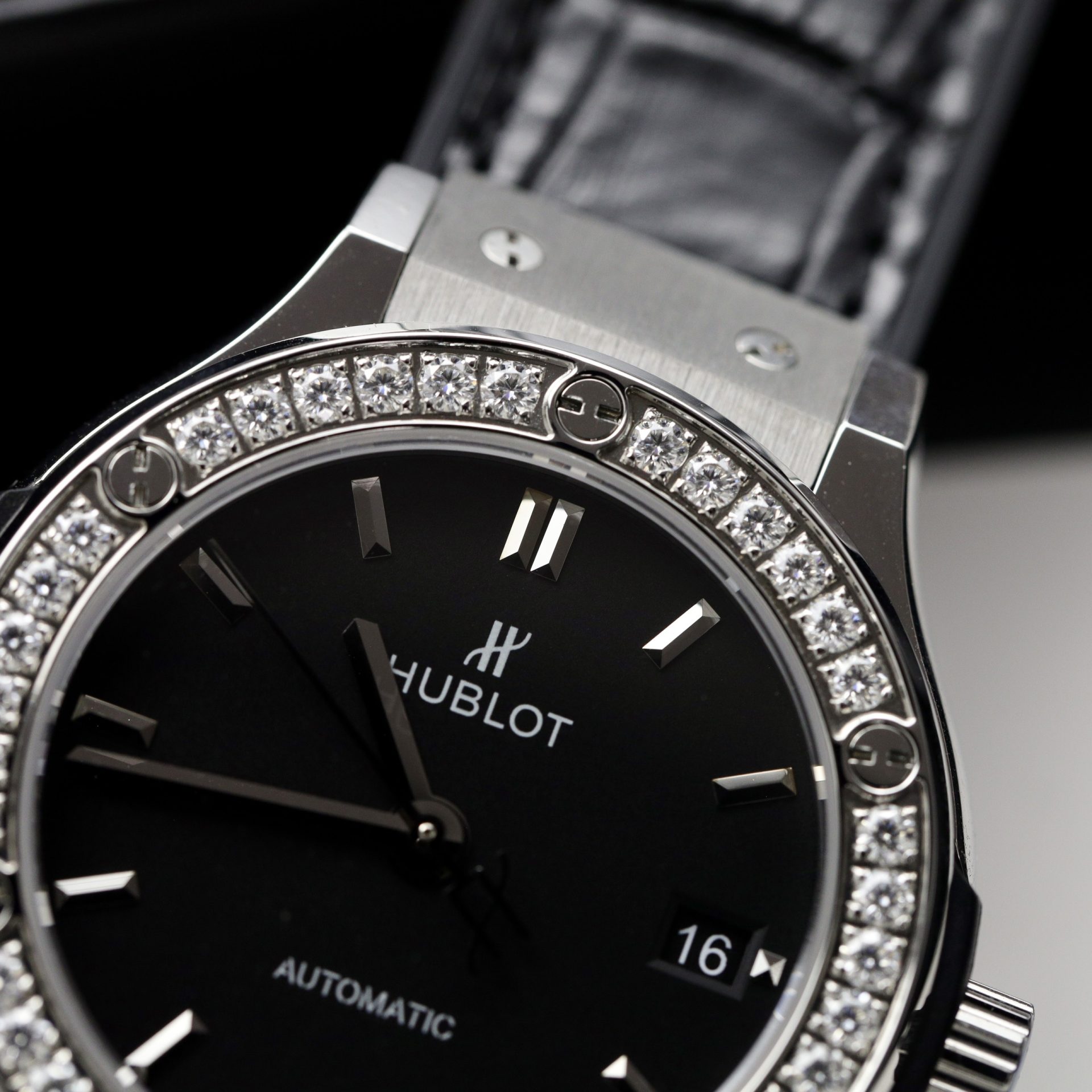 Hublot Replica 1:1 Watch Classic Fusion Black Moissanite Diamonds Factory HB 42mm - Top club