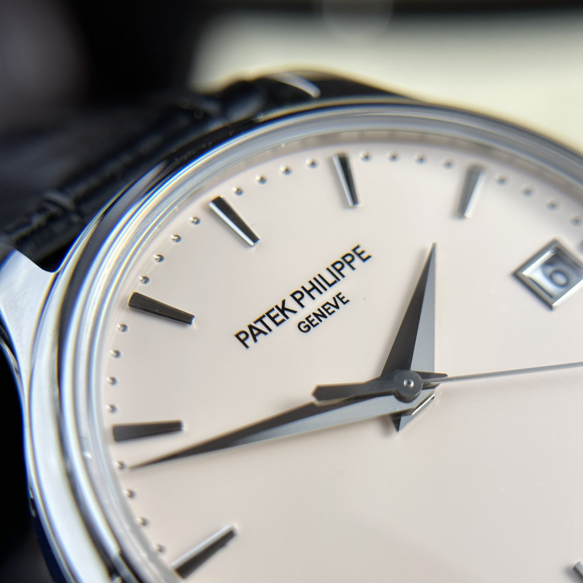 Patek Philippe Replica Watch Calatrava 5227G Mechanical Ivory Dial 3K Factory 39mm - Top club