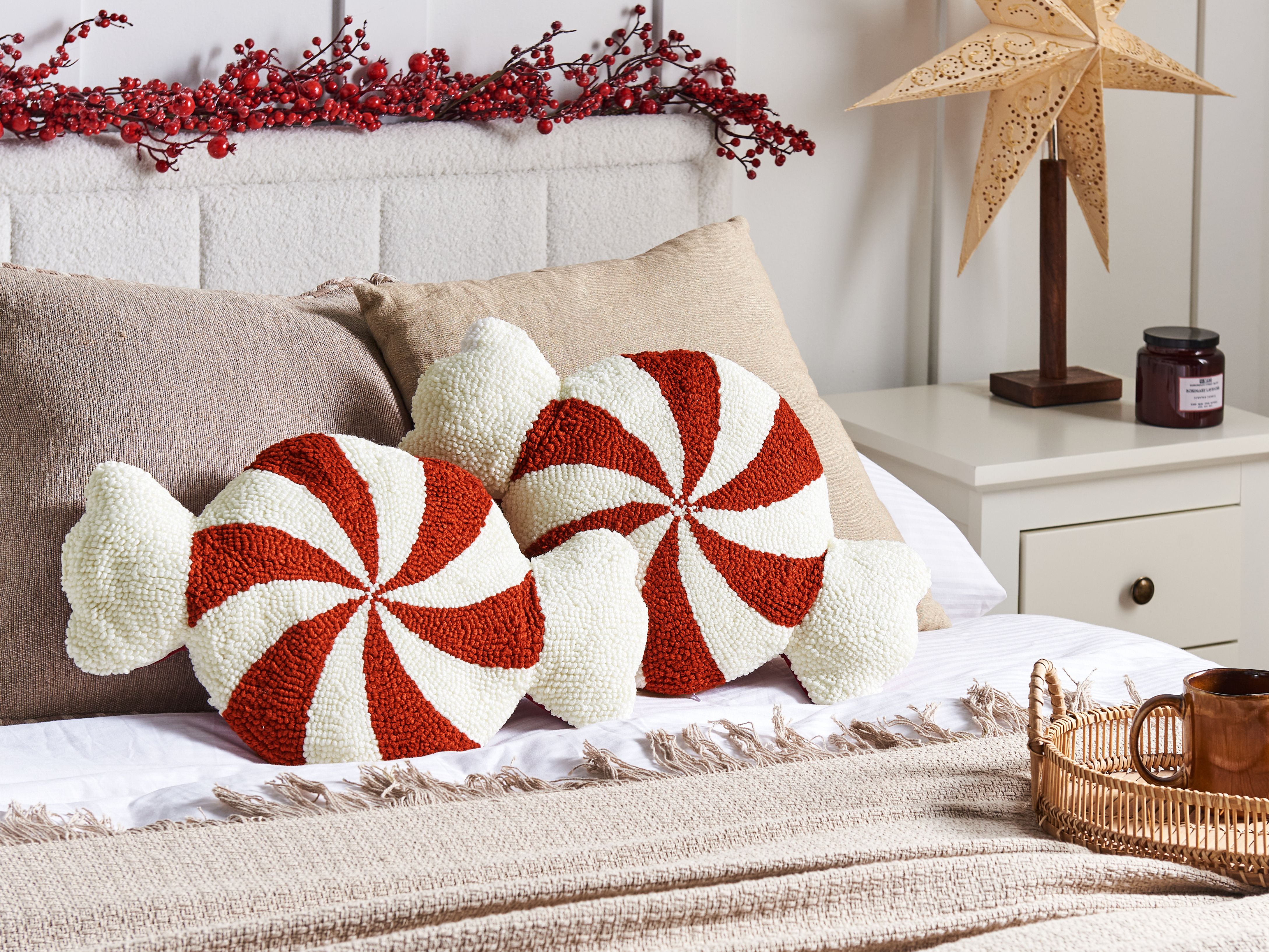 Set of 2 Decorative Cushions SPIRAL CANDY Boucle 35 x 58 cm White Christmas Motif
