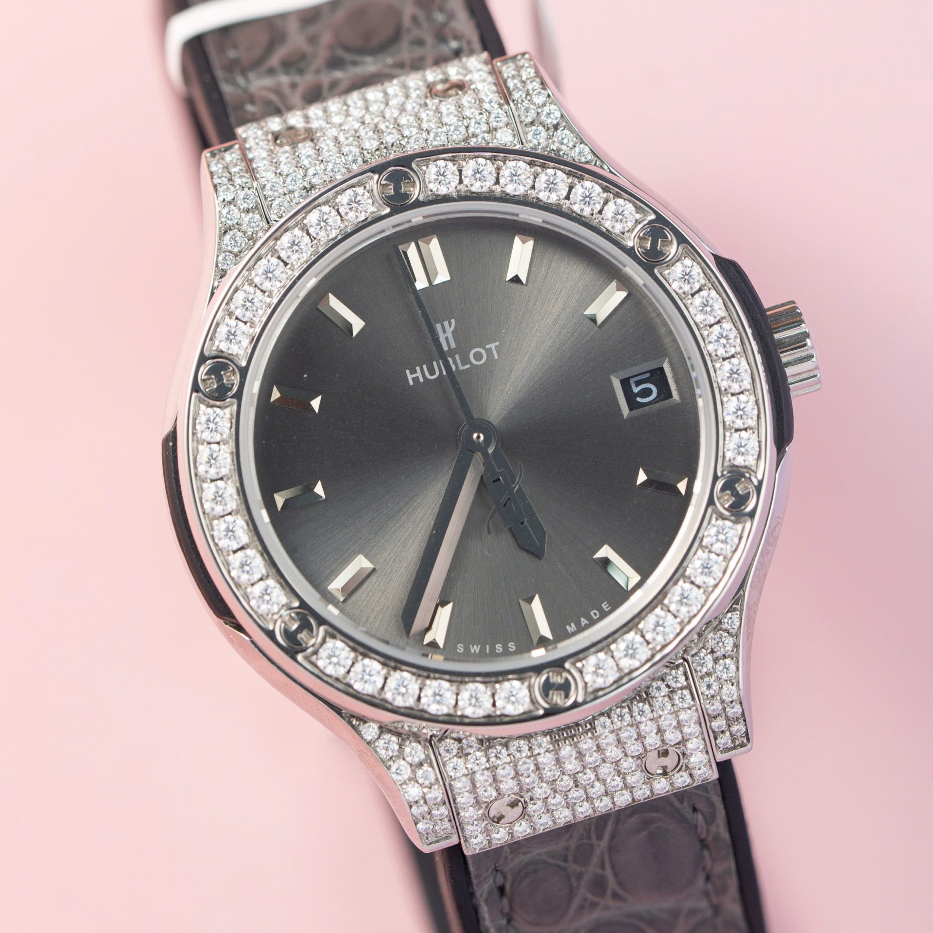 Hublot Classic Fusion Replica Watch Moissanite Diamond Hong Kong Gray Dial 33mm - Top club