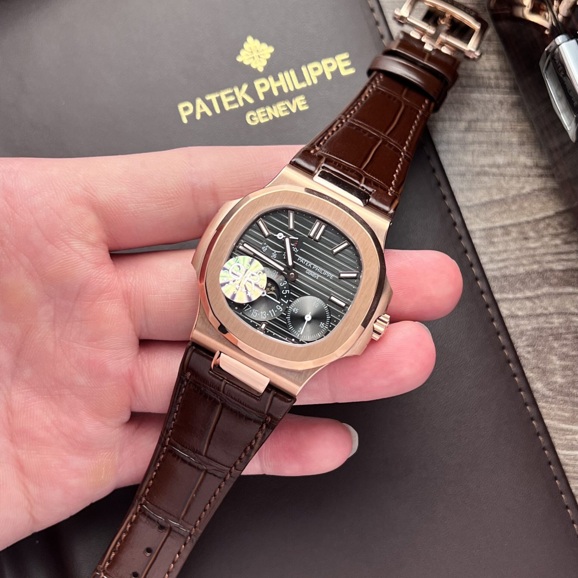 Patek Philippe Replica Watch Nautilus 5712R Brown Leather Strap GR Factory 40mm - Top club