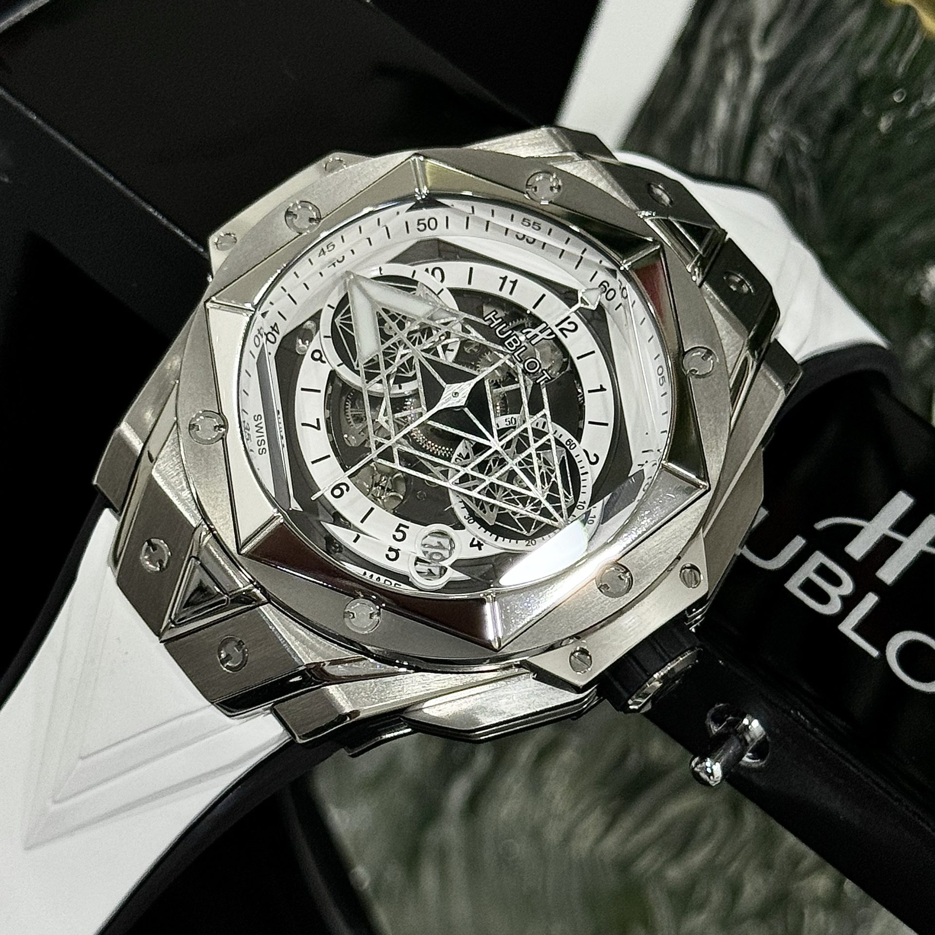 Hublot Replica 1:1 Watches Big Bang Sang Bleu ll Titanium Men s Rubber Strap Factory BBF 45mm - Elite Watch Atelier