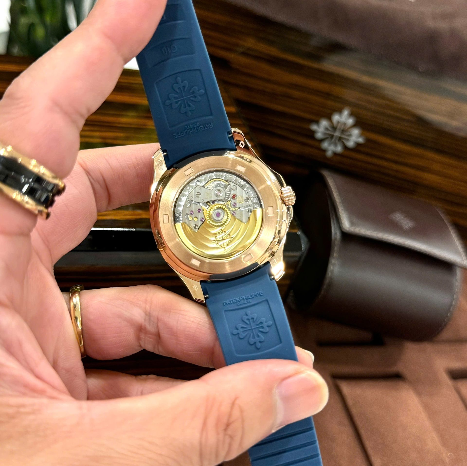 Patek Philippe Aquanaut 5261R Replica Watches Best Quality Blue Dial Rubber Strap 40mm - Top club