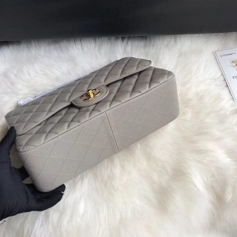 Replica Chanel Caviar Calfskin 30Cm Classic Flap Bag A011131:1High-quality replica