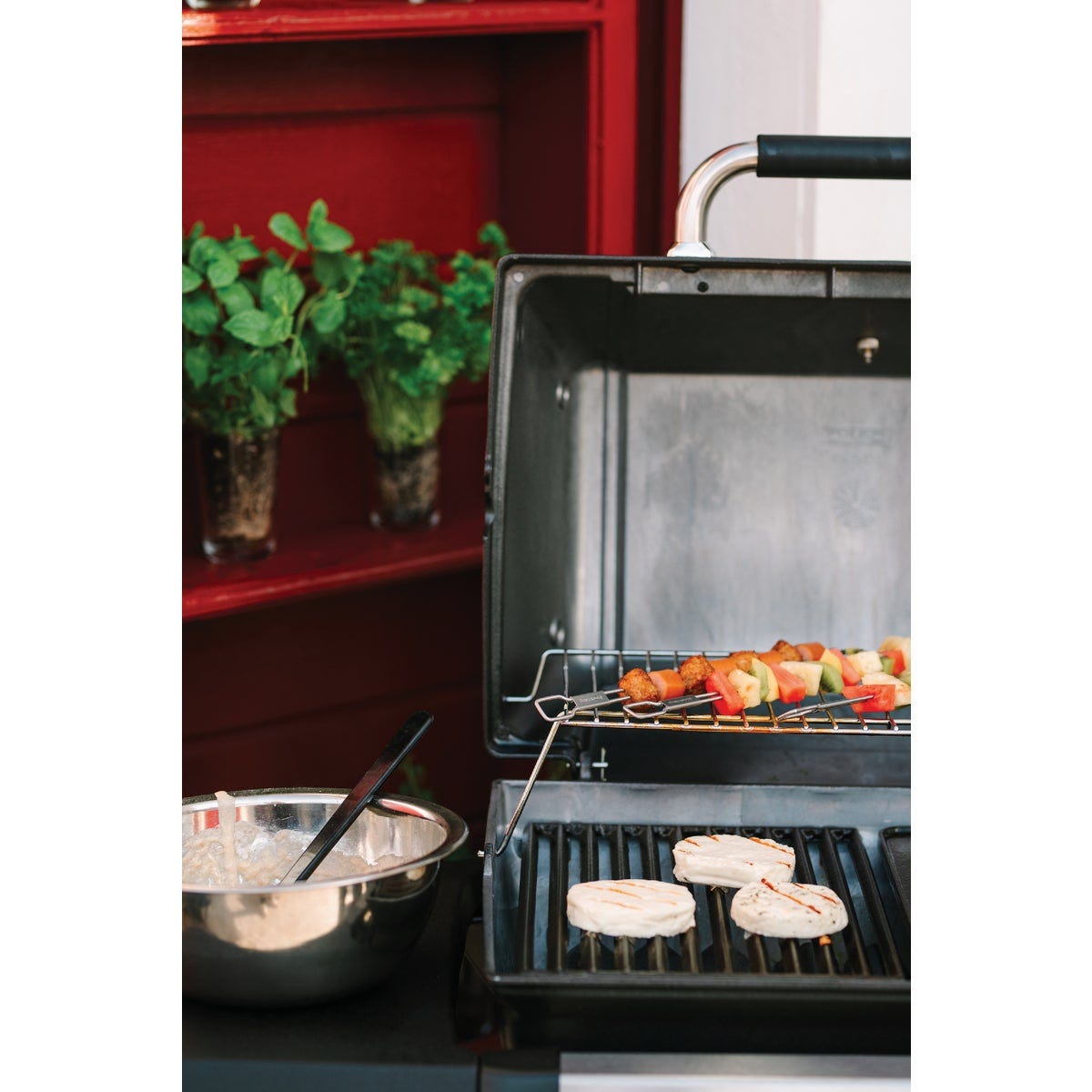 Broil King Gem 310 3-Burner Black 24,000 BTU LP Gas Grill