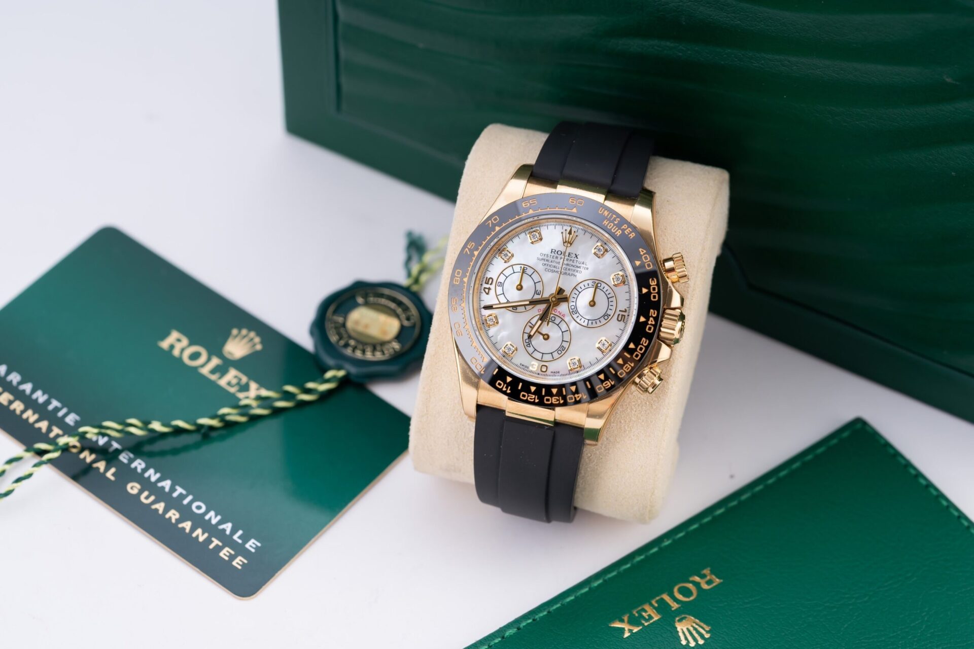 Rolex Cosmograph Daytona Custom Mother Of Pearl   Moissanite Diamonds Dial 40mm - Elite Watch Atelier