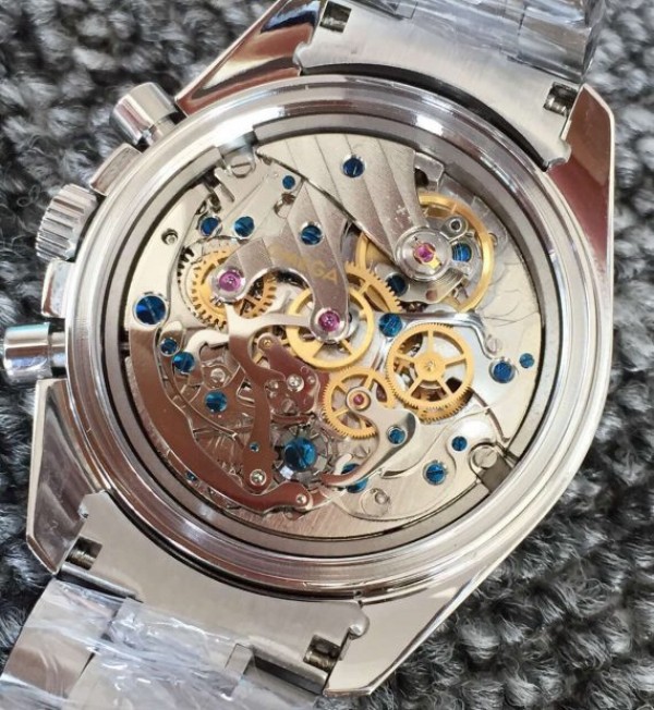 Replica Omega Speedmaster Snoopy White Dial SS Bracelet Manual Winding Chrono Movement - Top club