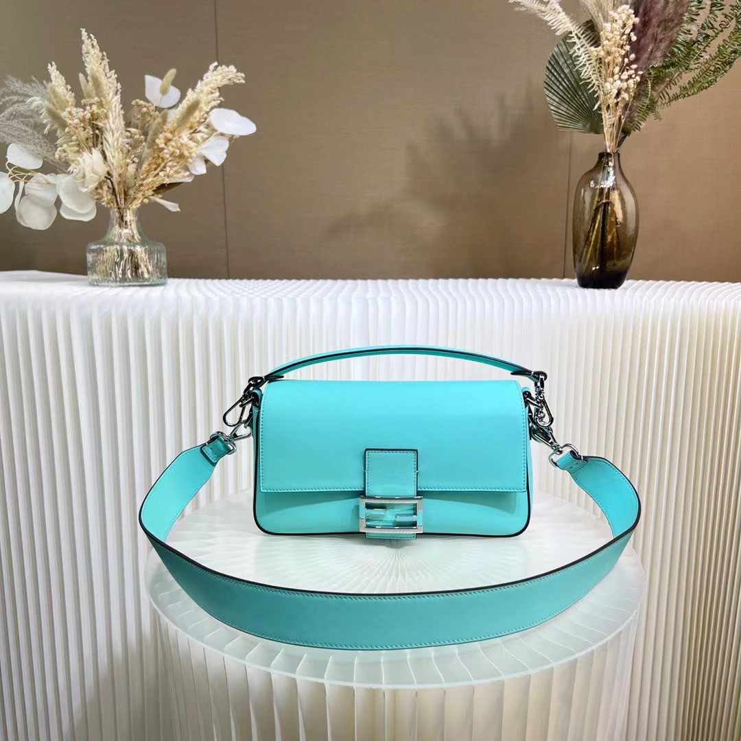 Fendi x Tiffany & Co. bag   in Tiffany Blue™ leather Baguette - Replicaclubs