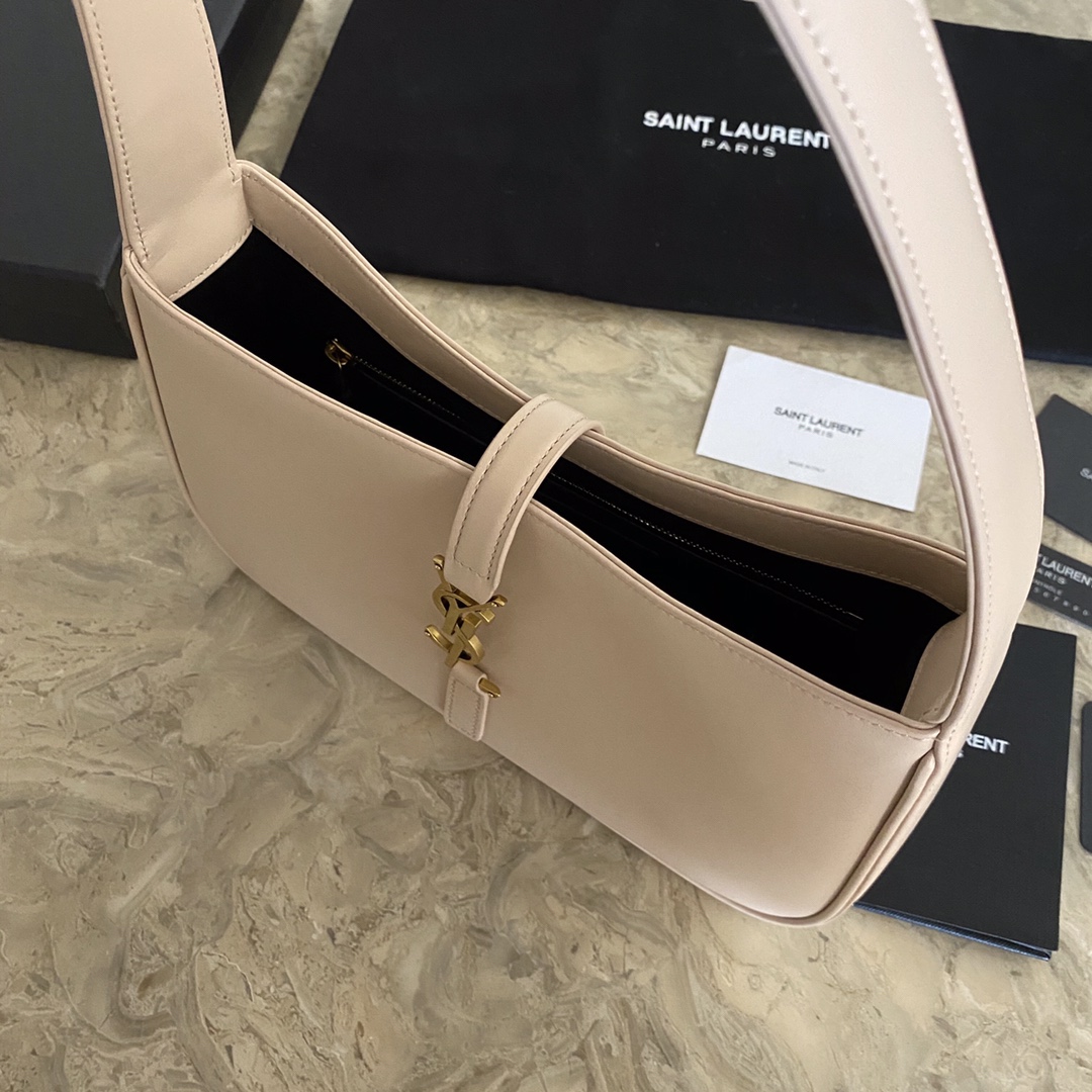 LE 5 À 7 HOBO BAG IN CROCODILE-EMBOSSED SHINY LEATHER1:1High-quality replica