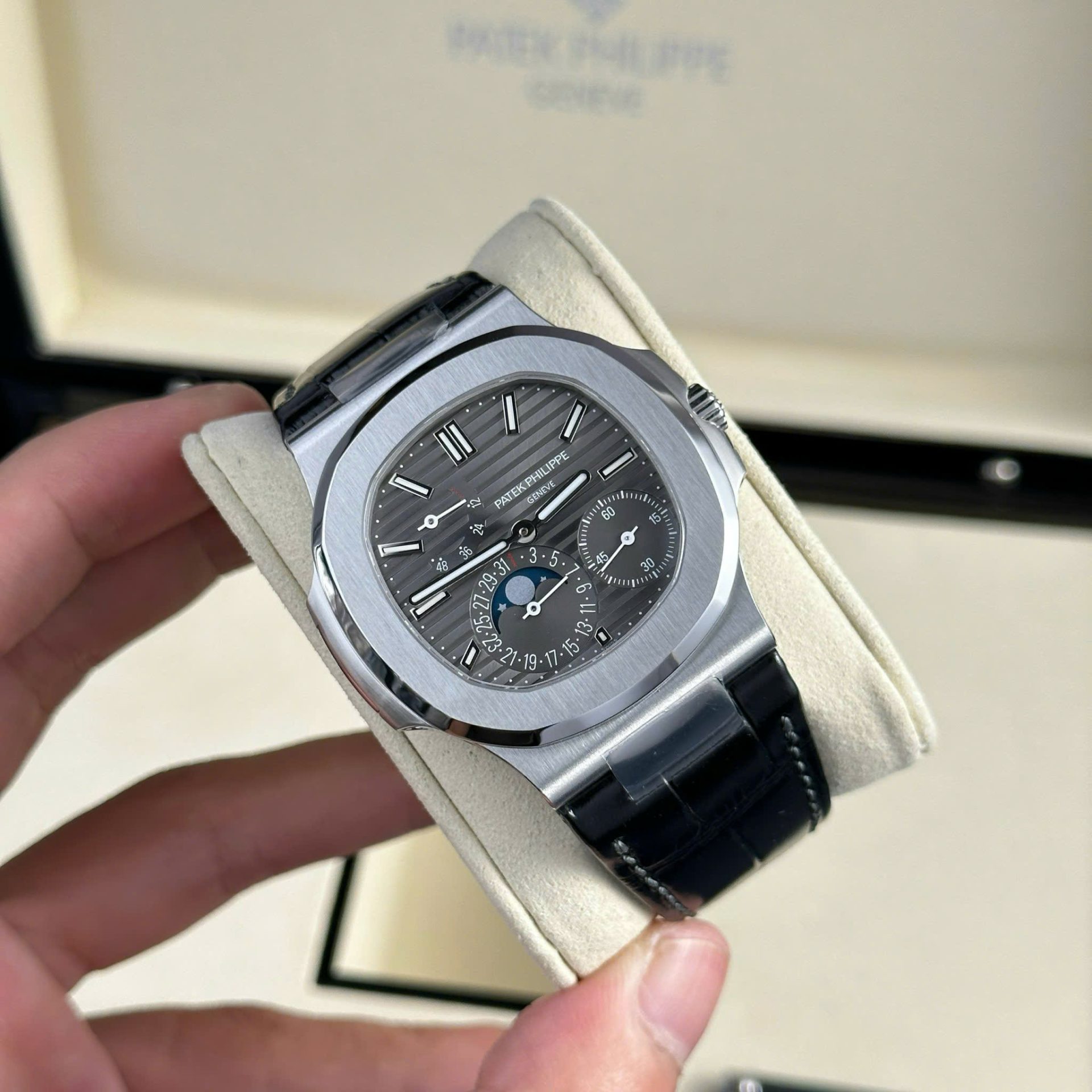 Patek Philippe Nautilus 5712 Gray Dial Best Replica Watch PPF Factory 40mm - Top club
