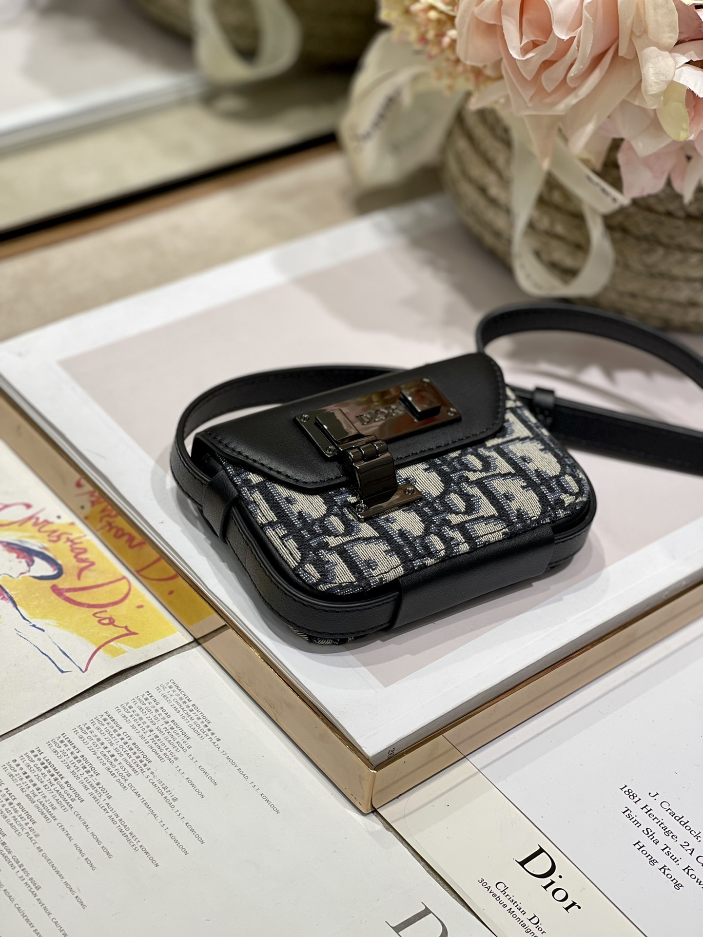 Lock Messenger Pouch Black/Beige For Women 4.5in/11cm1:1High-quality replica