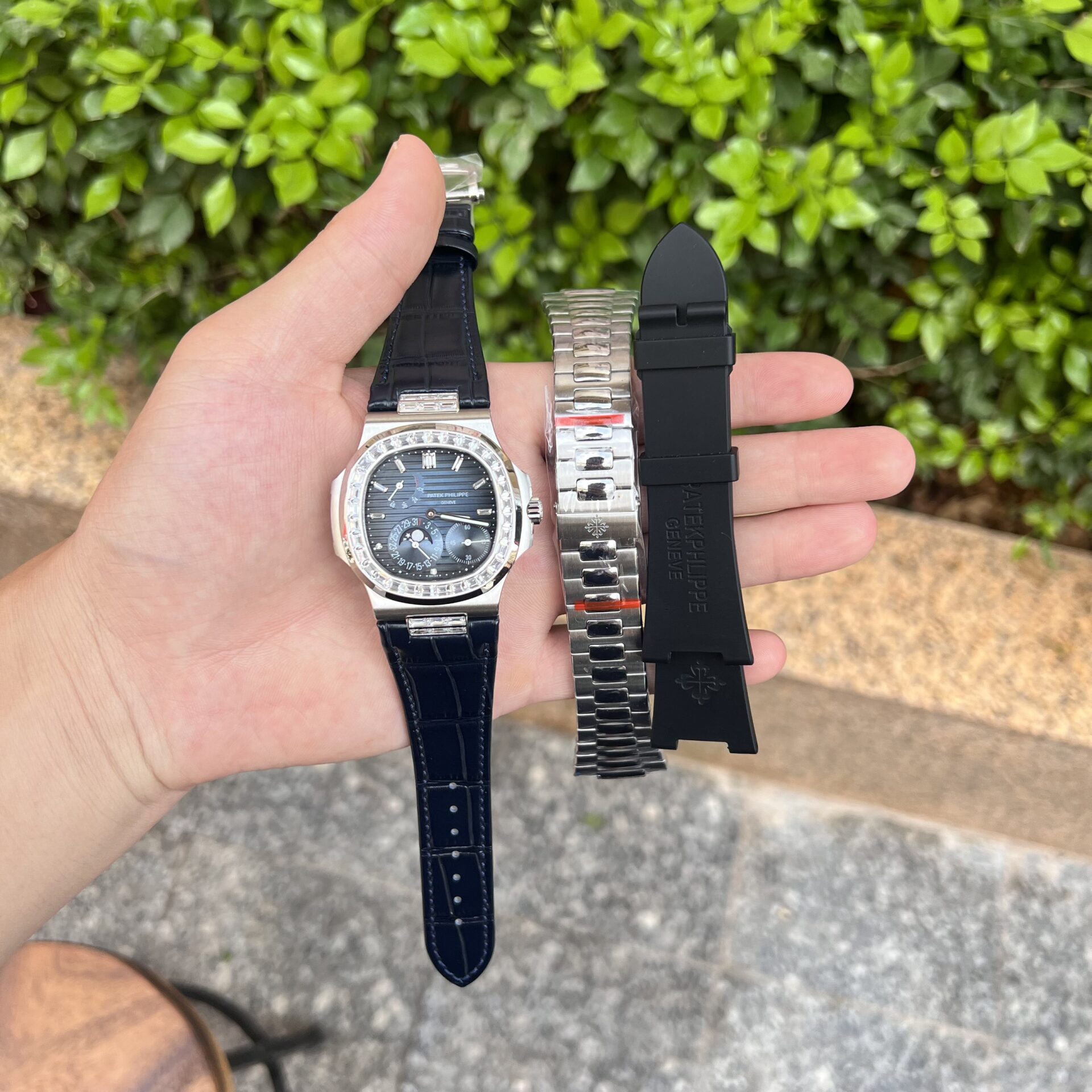 Patek Philippe Replica 1:1 Watch Nautilus 5724G Blue Dial Full Set GR Factory 40mm - Elite Watch Atelier