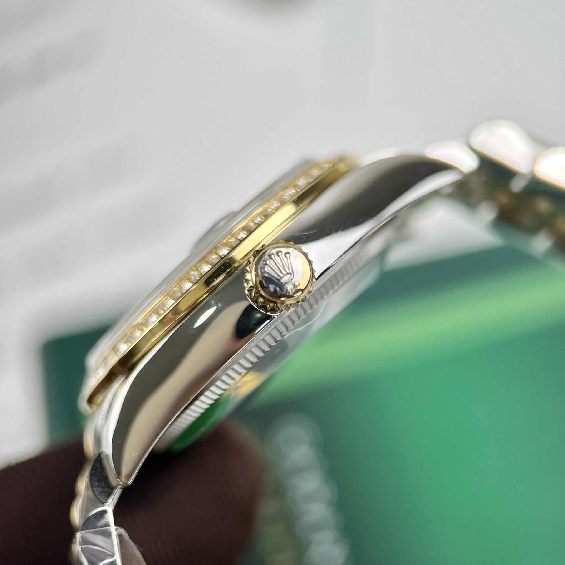 Rolex DateJust Women s Replica 1:1 Watch With Stone Bezel 31mm - Elite Watch Atelier