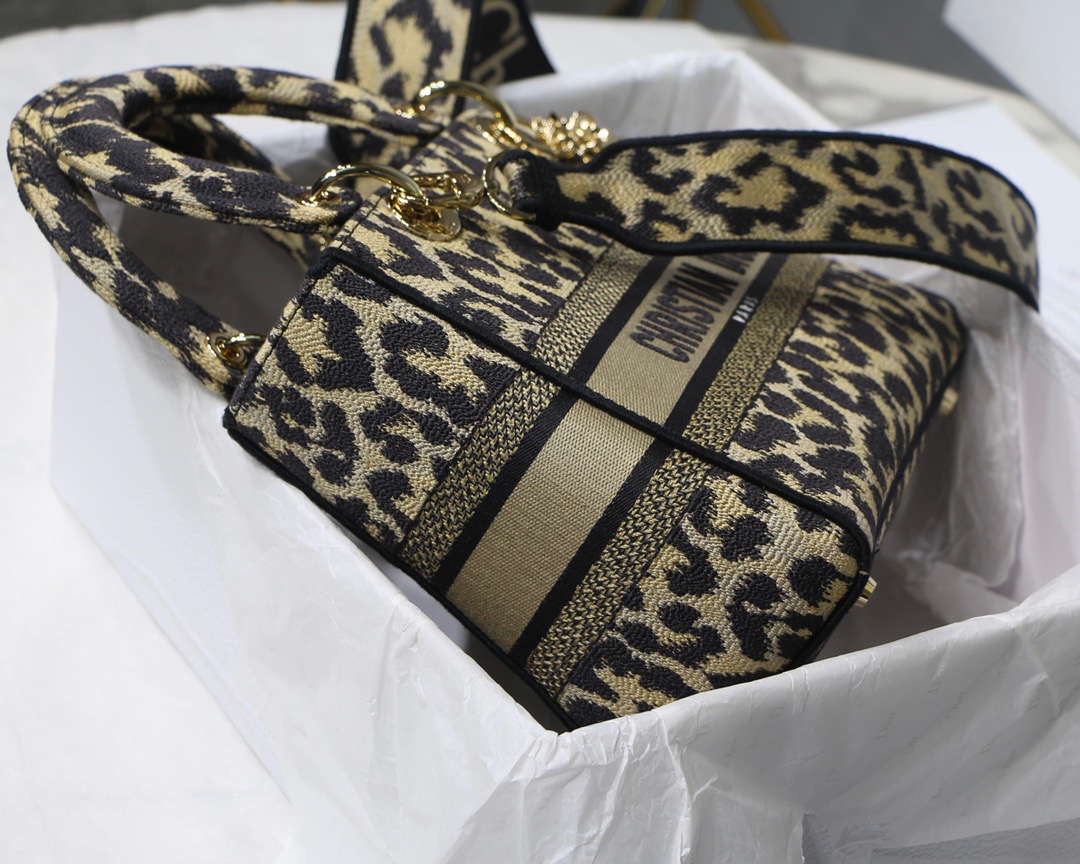 Christian Dior Medium Lady D-Lite Bag Black Gold, For Women, Women’s Handbags 24cm/9.5in CD M0565ORHM_M9181:1High-quality replica