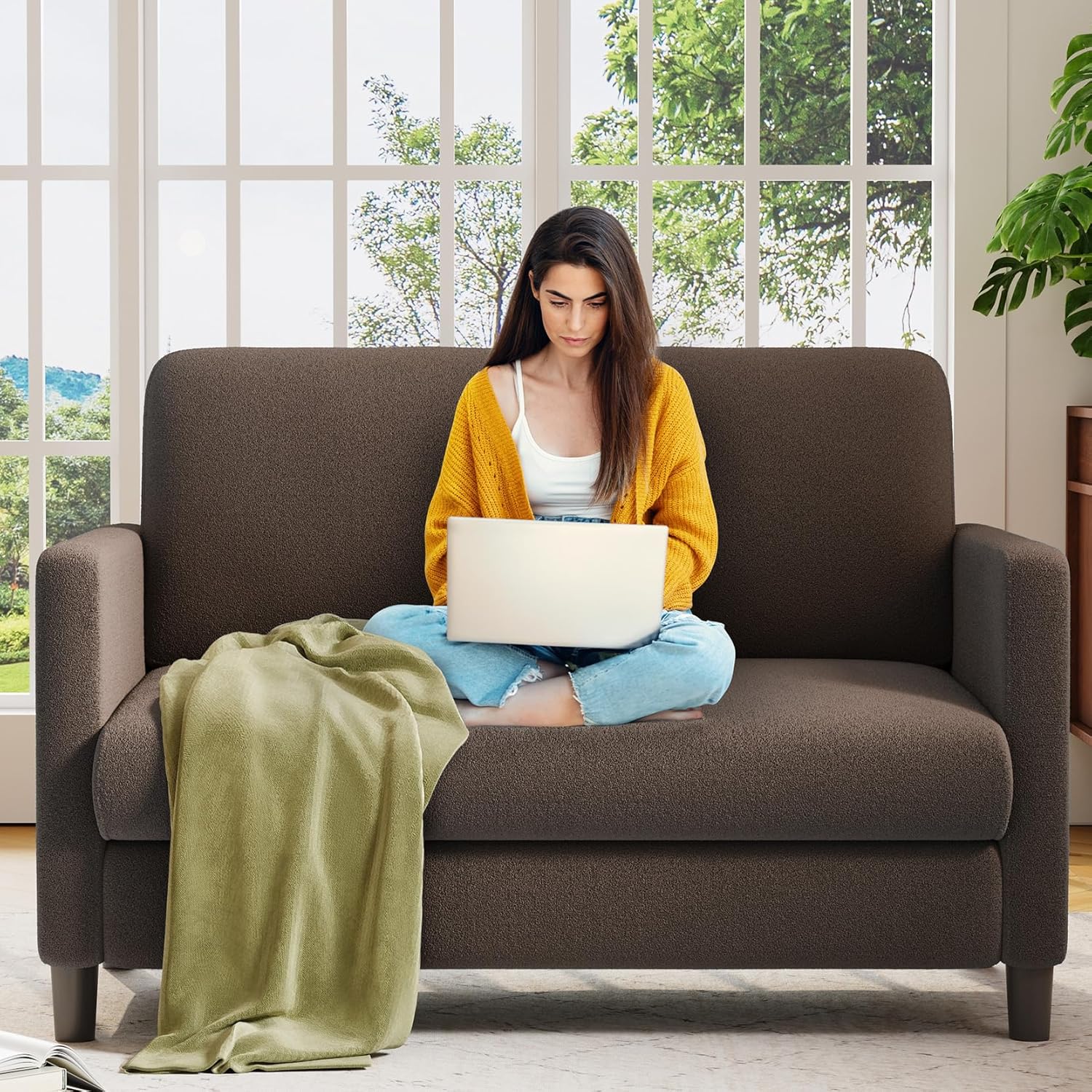 Welzona Loveseat, 51