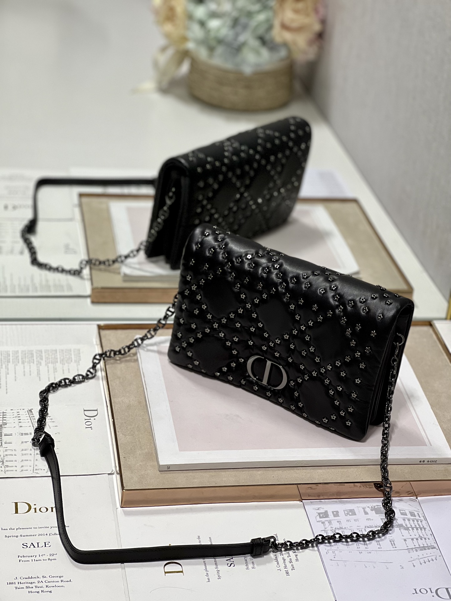 Caro Macrocannage Pouch Black/White For Women 7.5in/19.5cm S5135BNHH_M9001:1High-quality replica