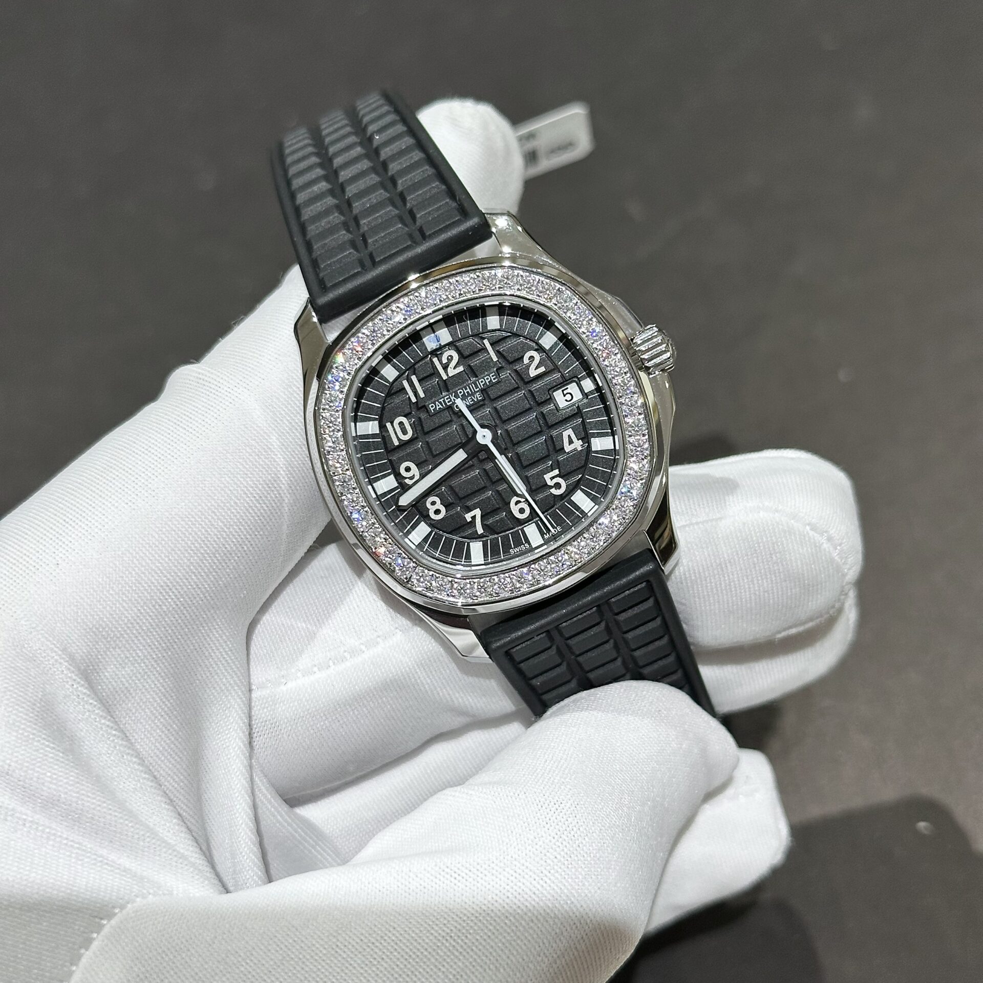 Patek Philippe Aquanaut 5067A Replica Watch Moissanite Diamond Black 35.6mm - Top club