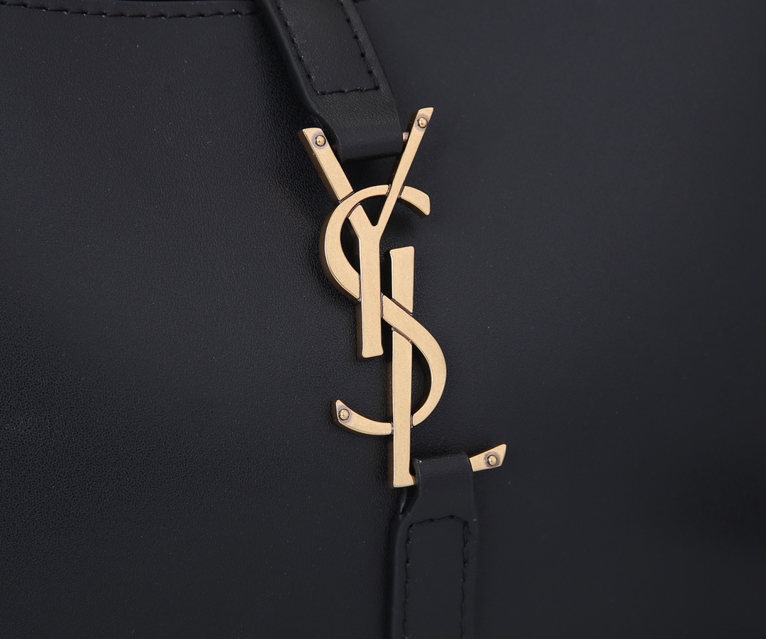 Replica Ysl Le 5 A 7 Hobo Bag In Smooth Leather 20241:1High-quality replica