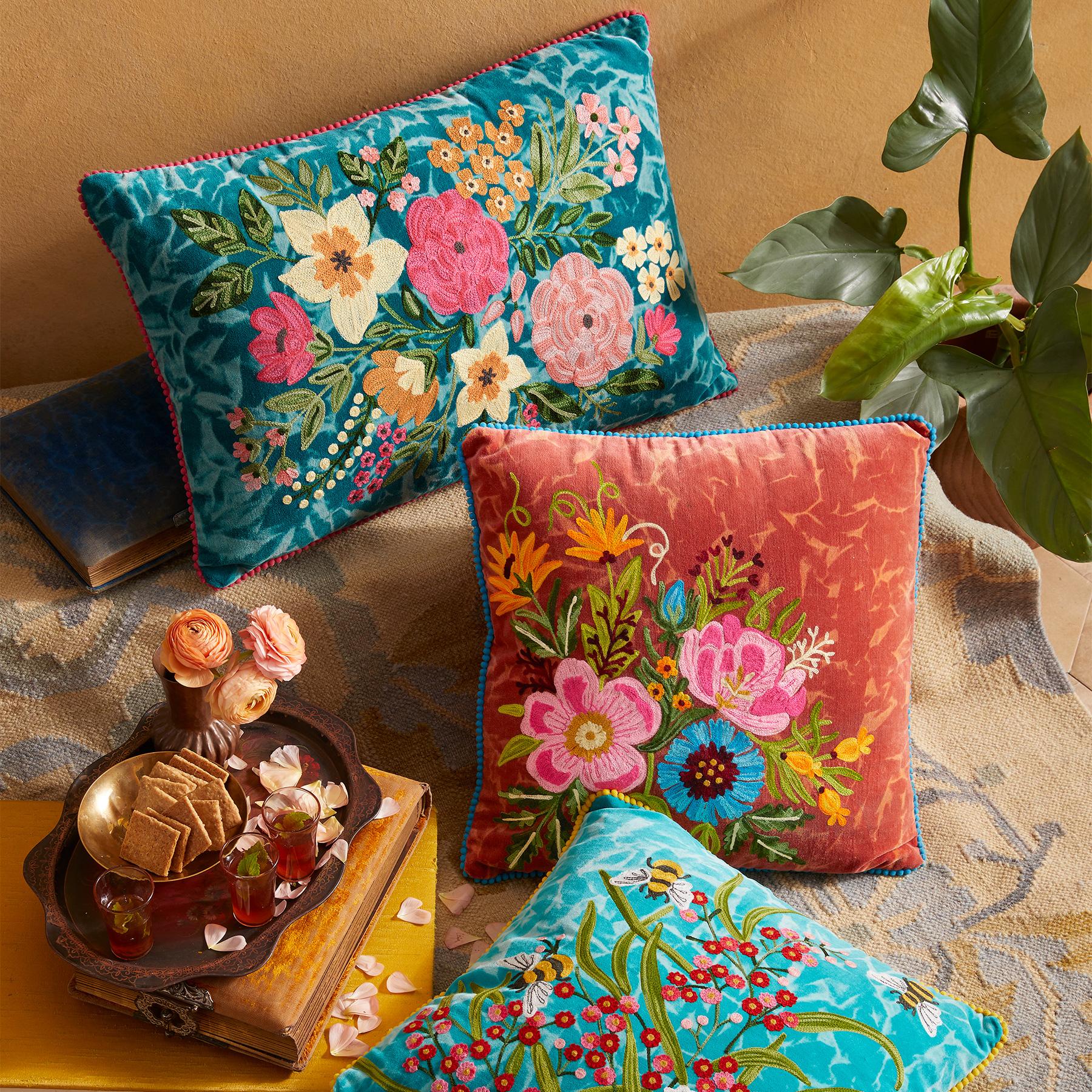 Florian Pillow - Sundance Clothing