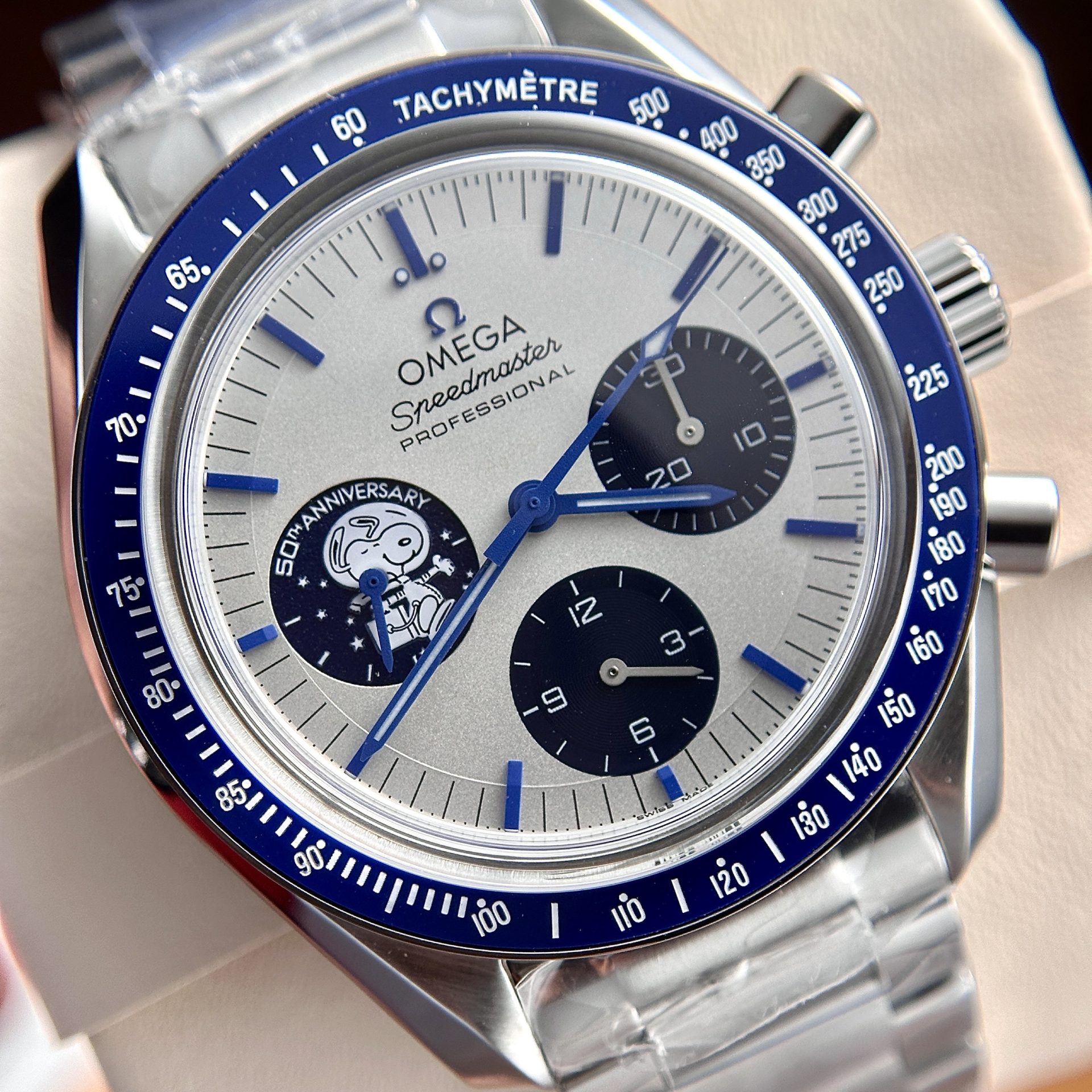 Omega Replica 1:1 Watch Speedmaster Snoopy Avard Anniversary GS Factory 42mm - Top club