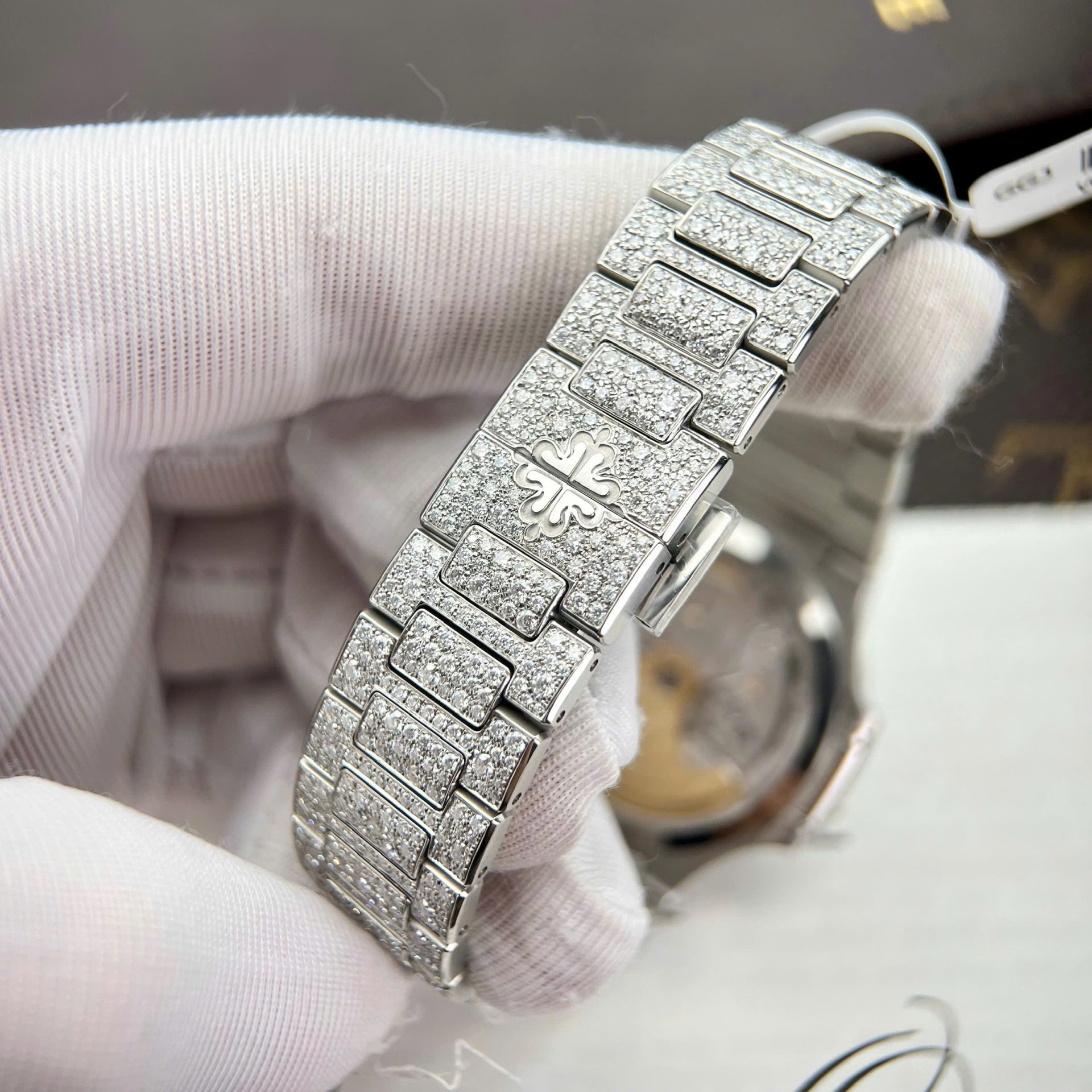 Patek Philippe Nautilus 7118 Best Copies Watch Diamonds Moissanite Hong Kong 35.2mm - Top club