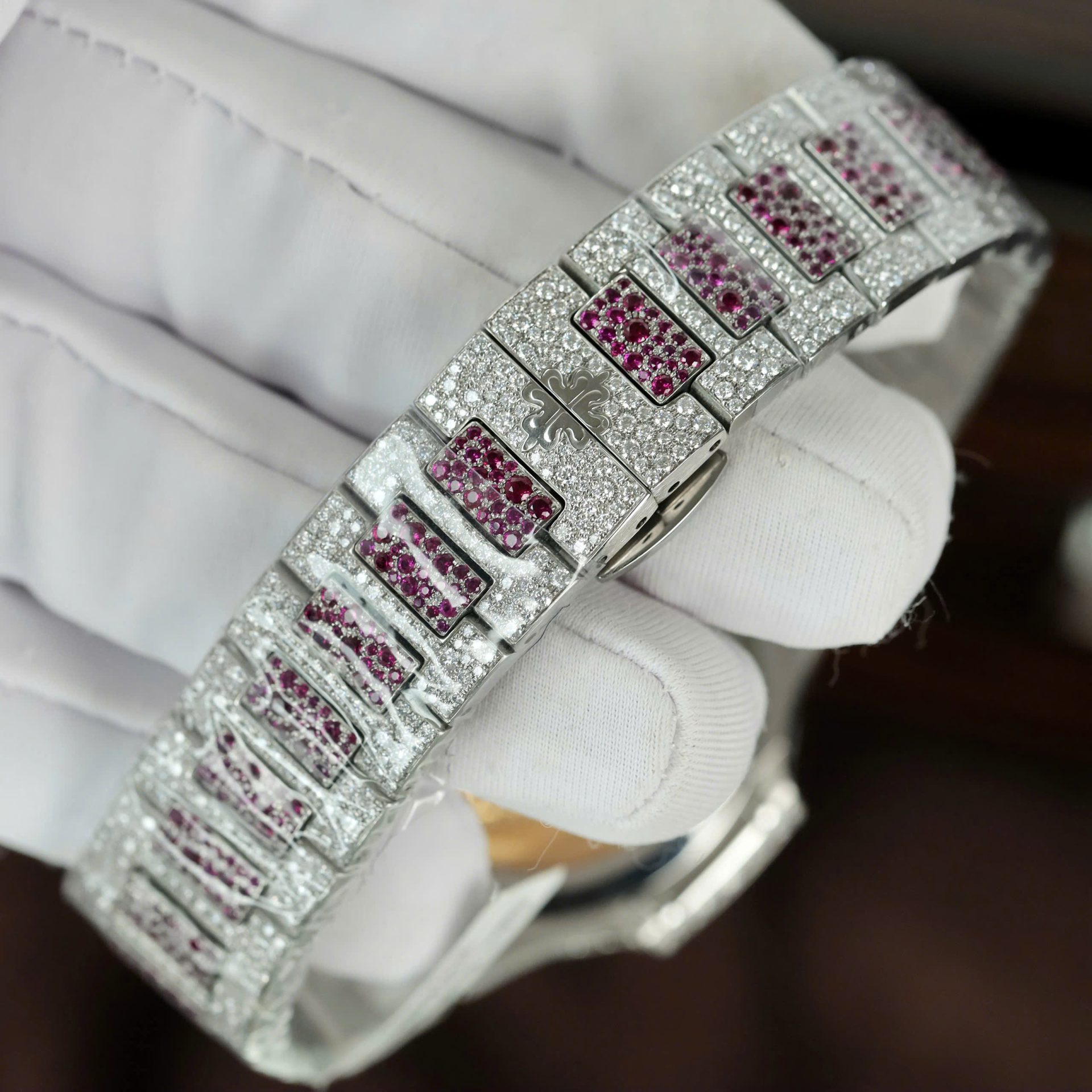 Patek Philippe Replica Watches Nautilus Haute Joaillerie 7118 Custom Full Moissanite Diamonds 35.2mm - Top club